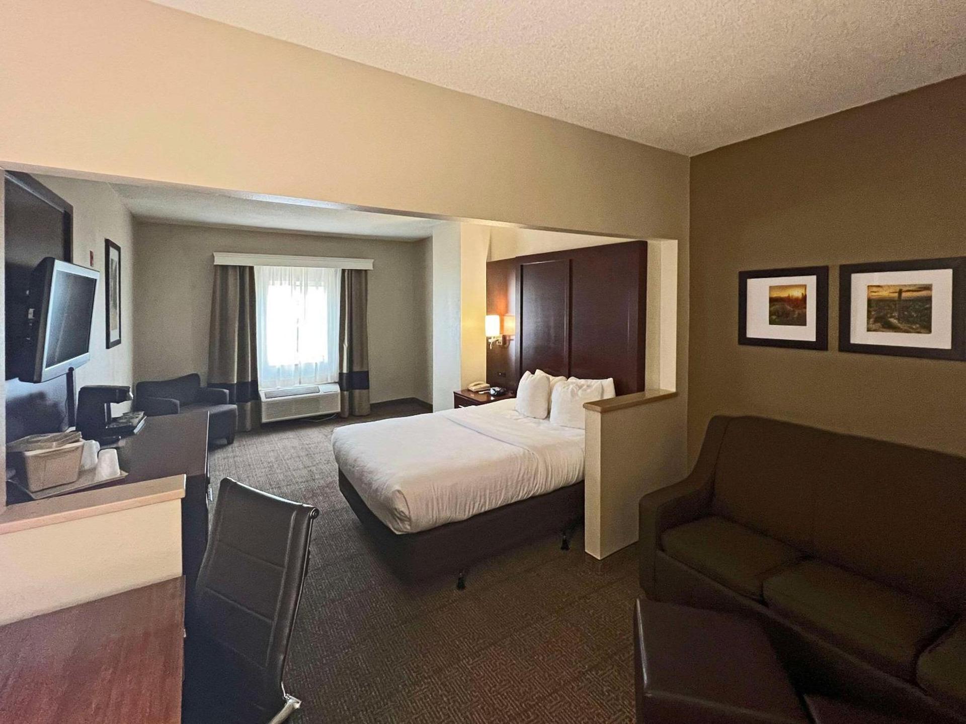 Comfort Suites Peoria Sports Complex photo 9