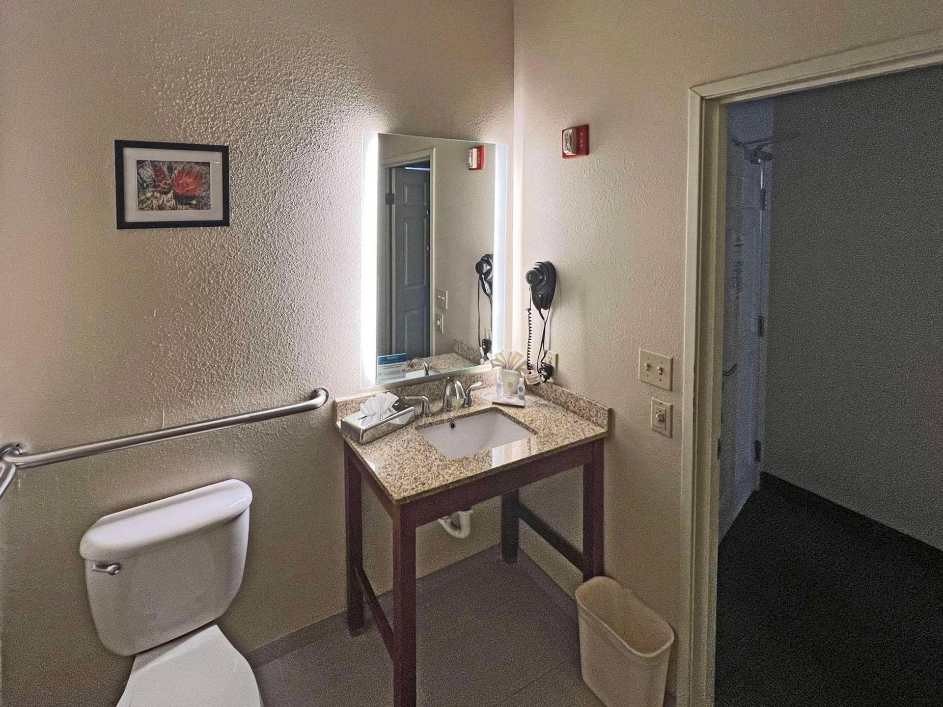 Comfort Suites Peoria Sports Complex photo 14