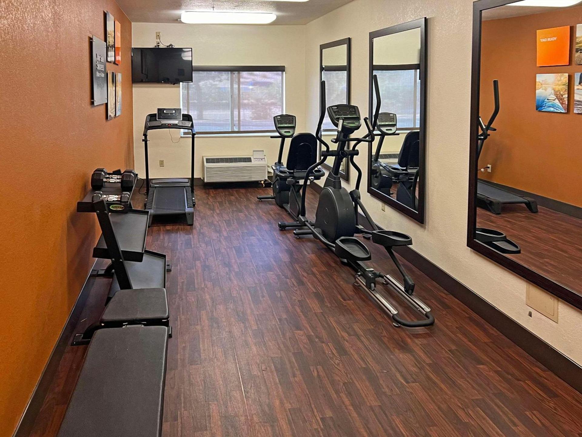 Comfort Suites Peoria Sports Complex photo 21