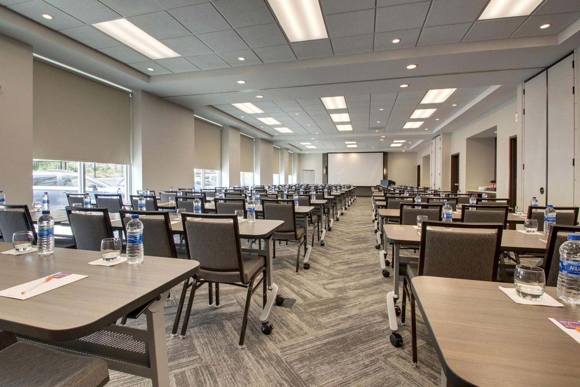 Hyatt Place Milwaukee Downtown photo 2