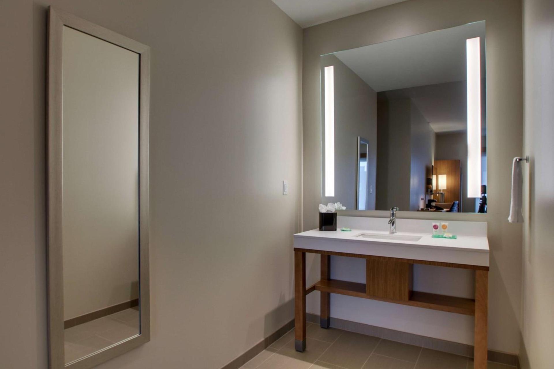 Hyatt Place Milwaukee Downtown photo 30