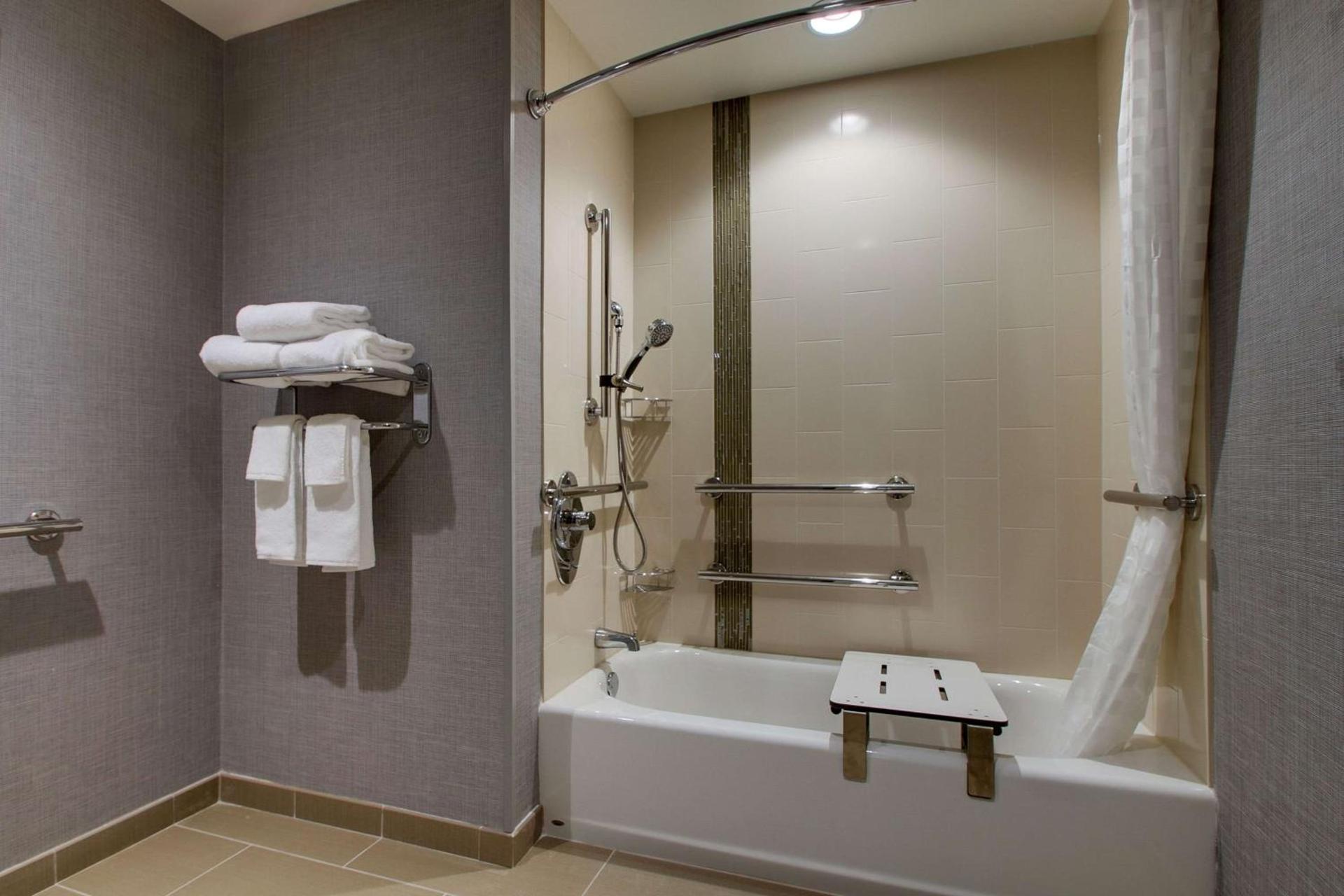 Hyatt Place Milwaukee Downtown photo 42