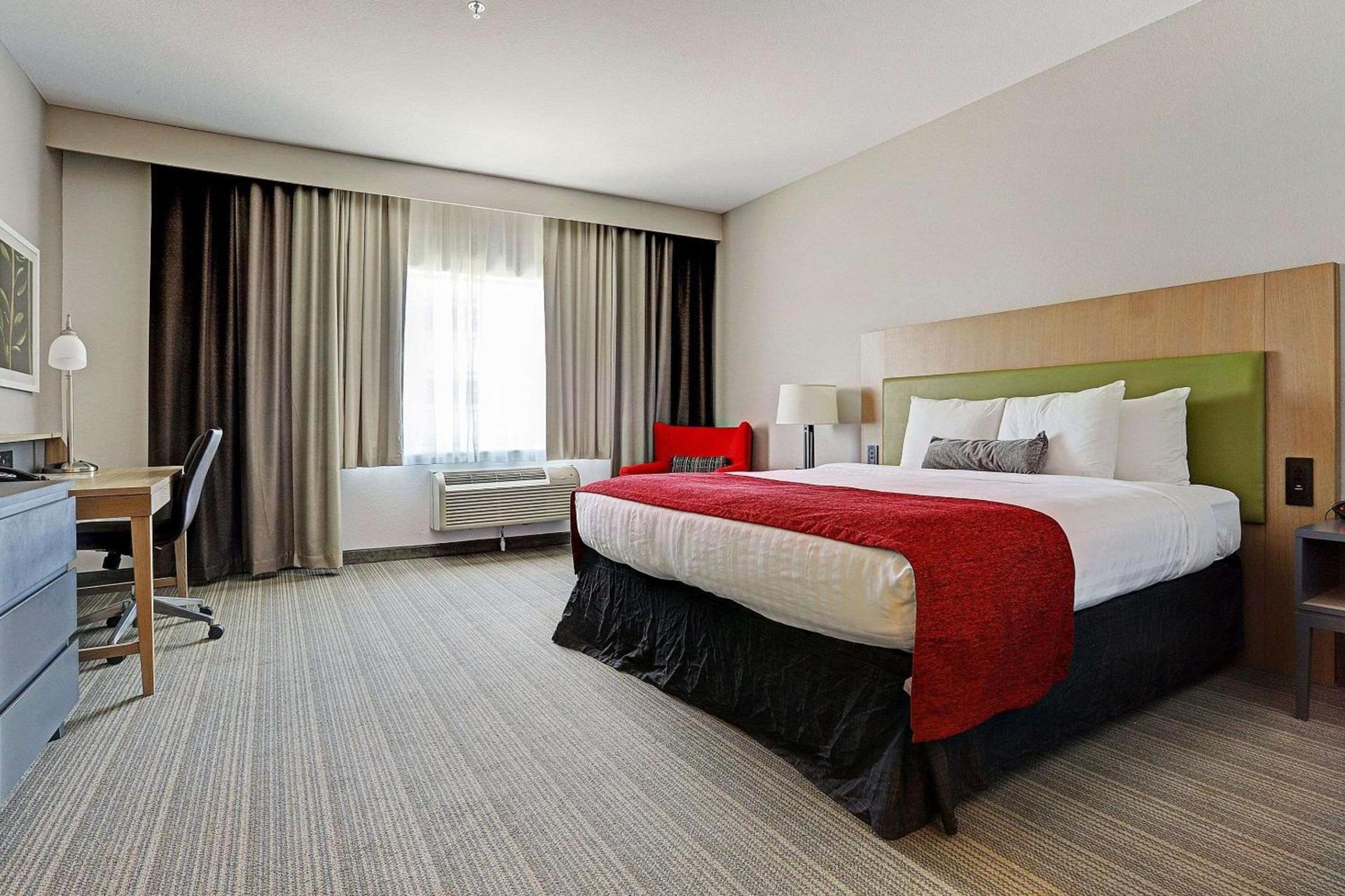 Garner Hotel Houston - Westheimer by IHG photo 7