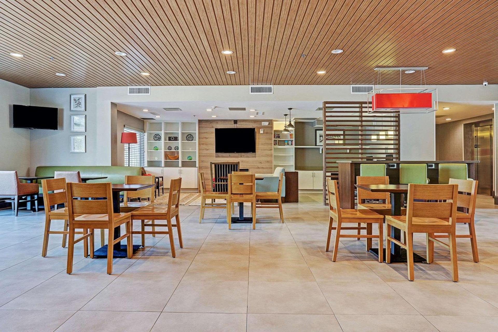 Garner Hotel Houston - Westheimer by IHG photo 15