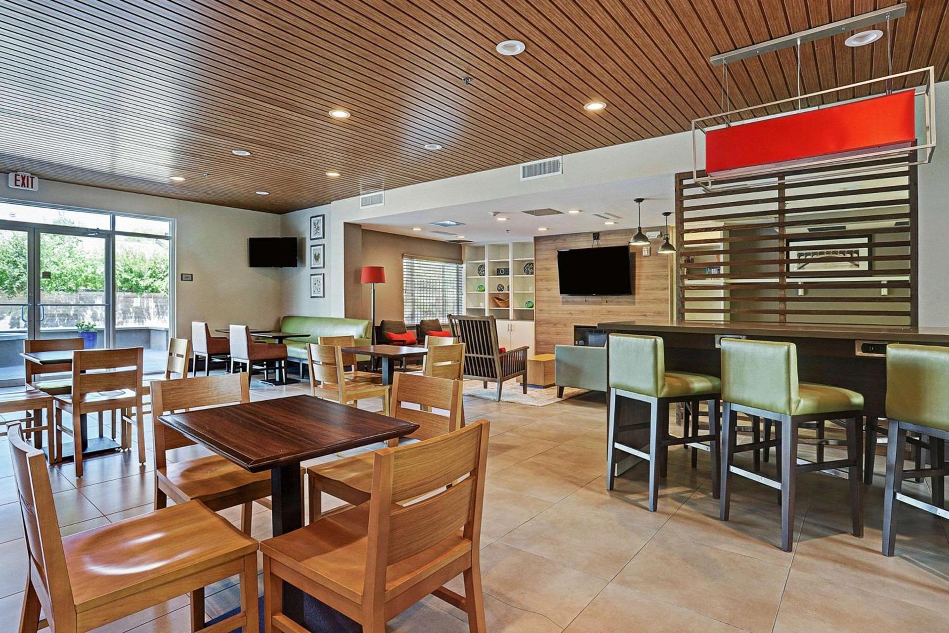 Garner Hotel Houston - Westheimer by IHG photo 14
