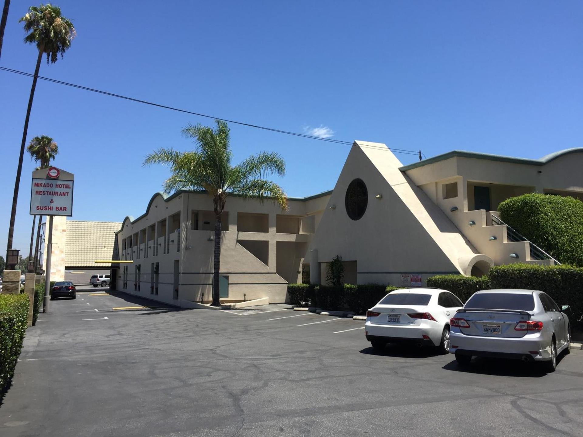 Mikado Hotel - Universal Studios-Burbank photo 9