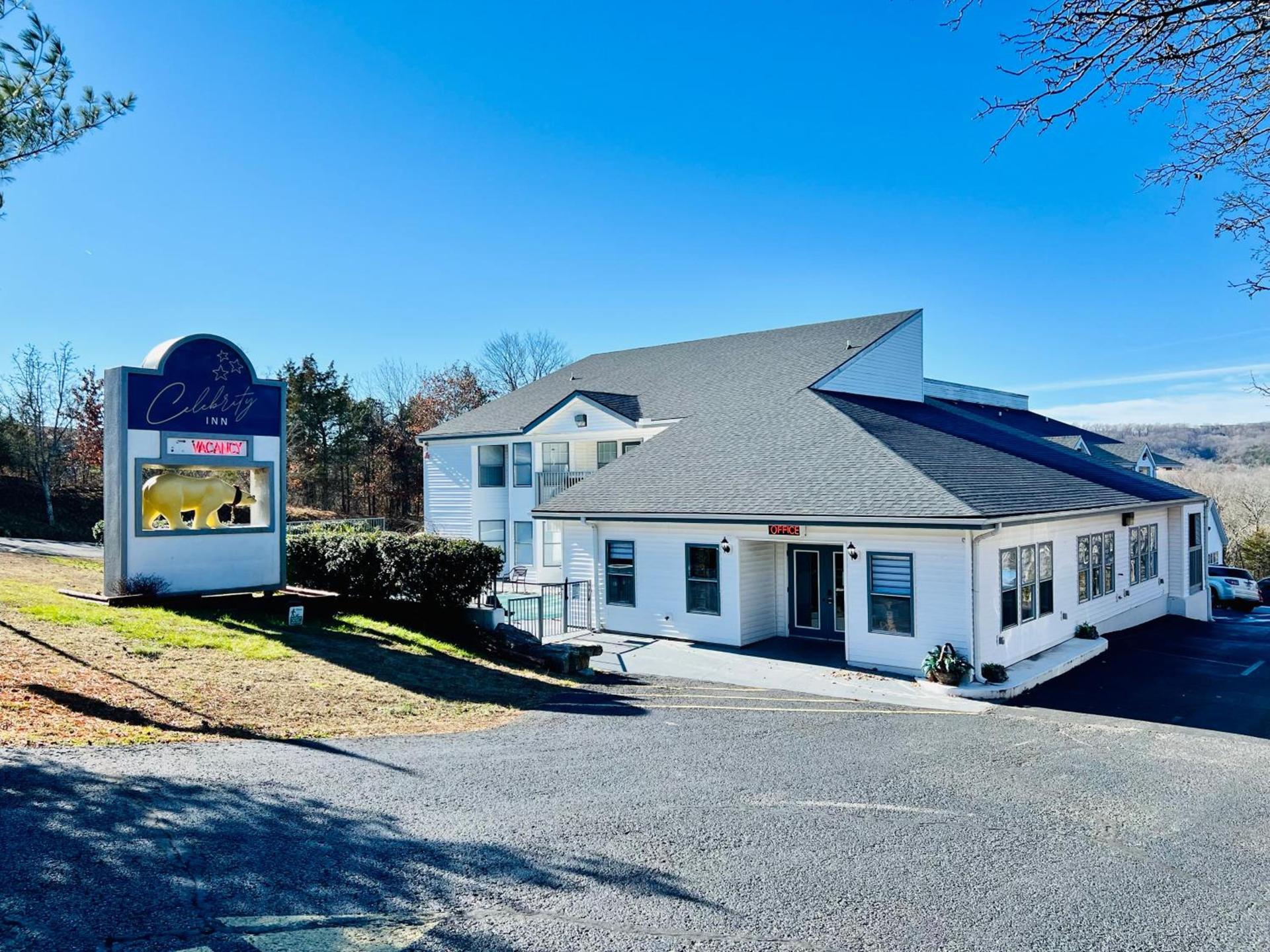 Celebrity Inn photo 23