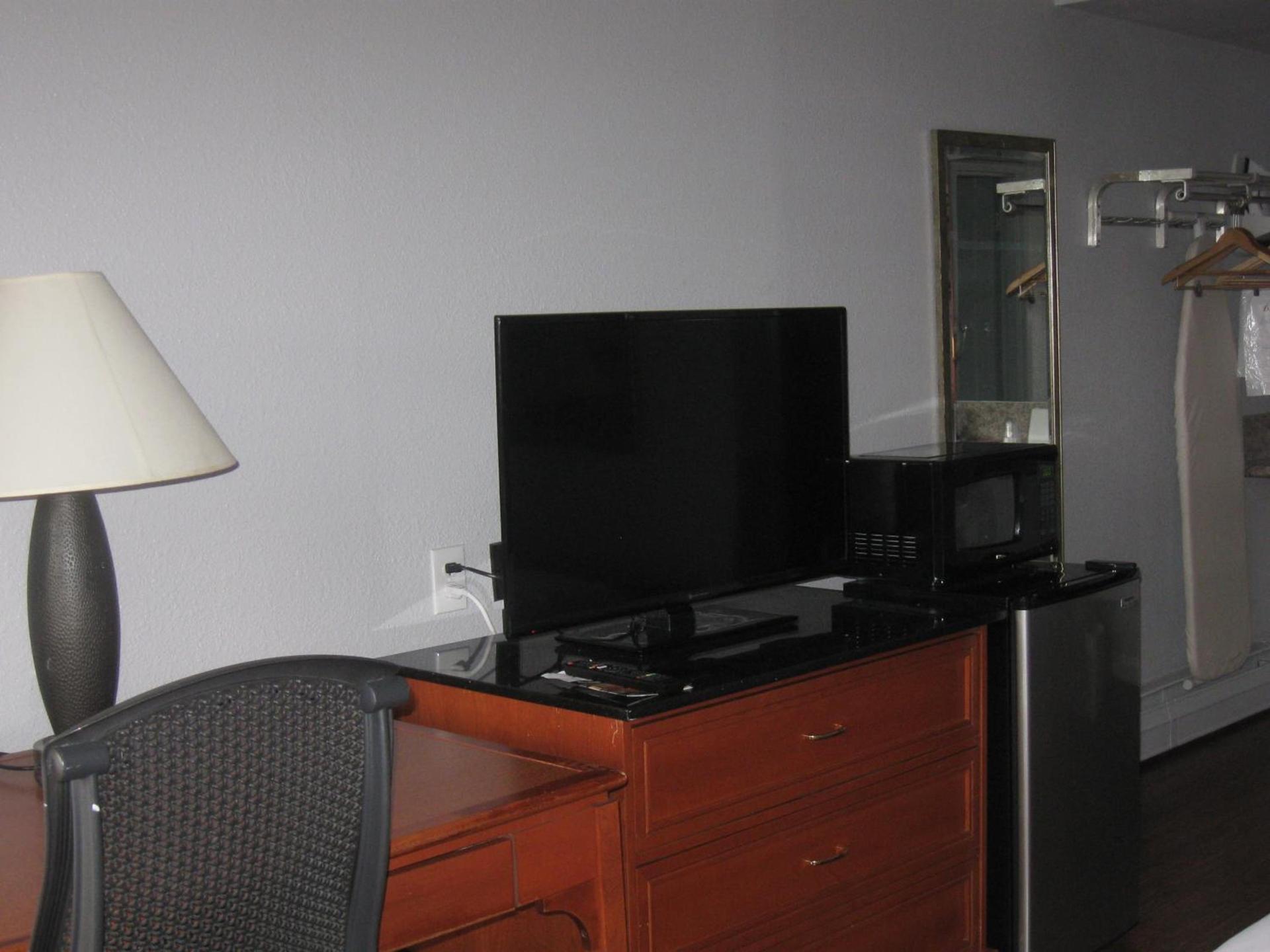 Santa Fe Inn - Pueblo photo 6
