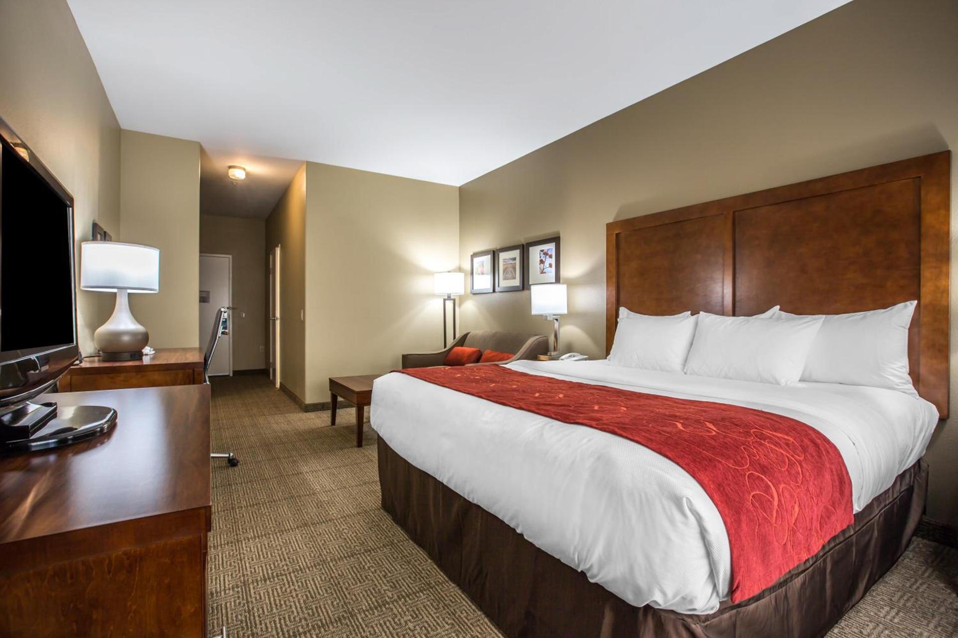 Comfort Suites Victorville-Hesperia photo 50