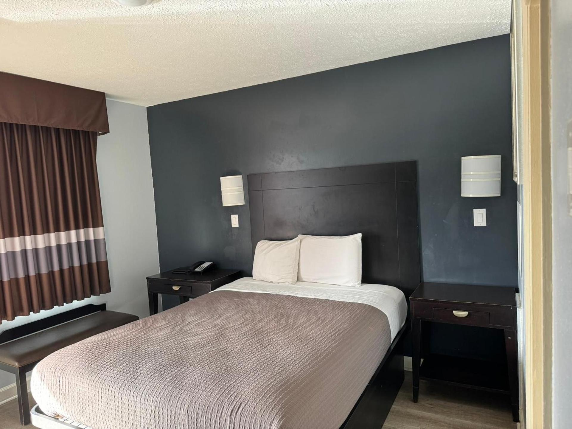 Budget Inn Danville photo 11