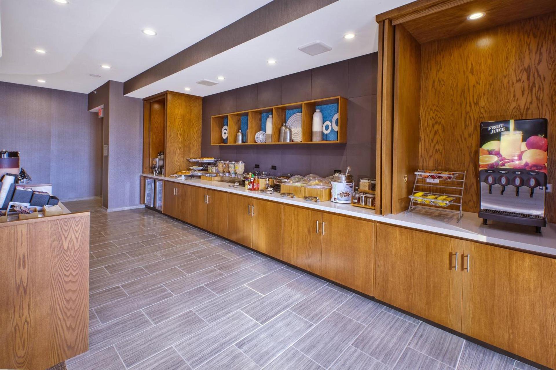 SpringHill Suites by Marriott St. Joseph Benton Harbor photo 21