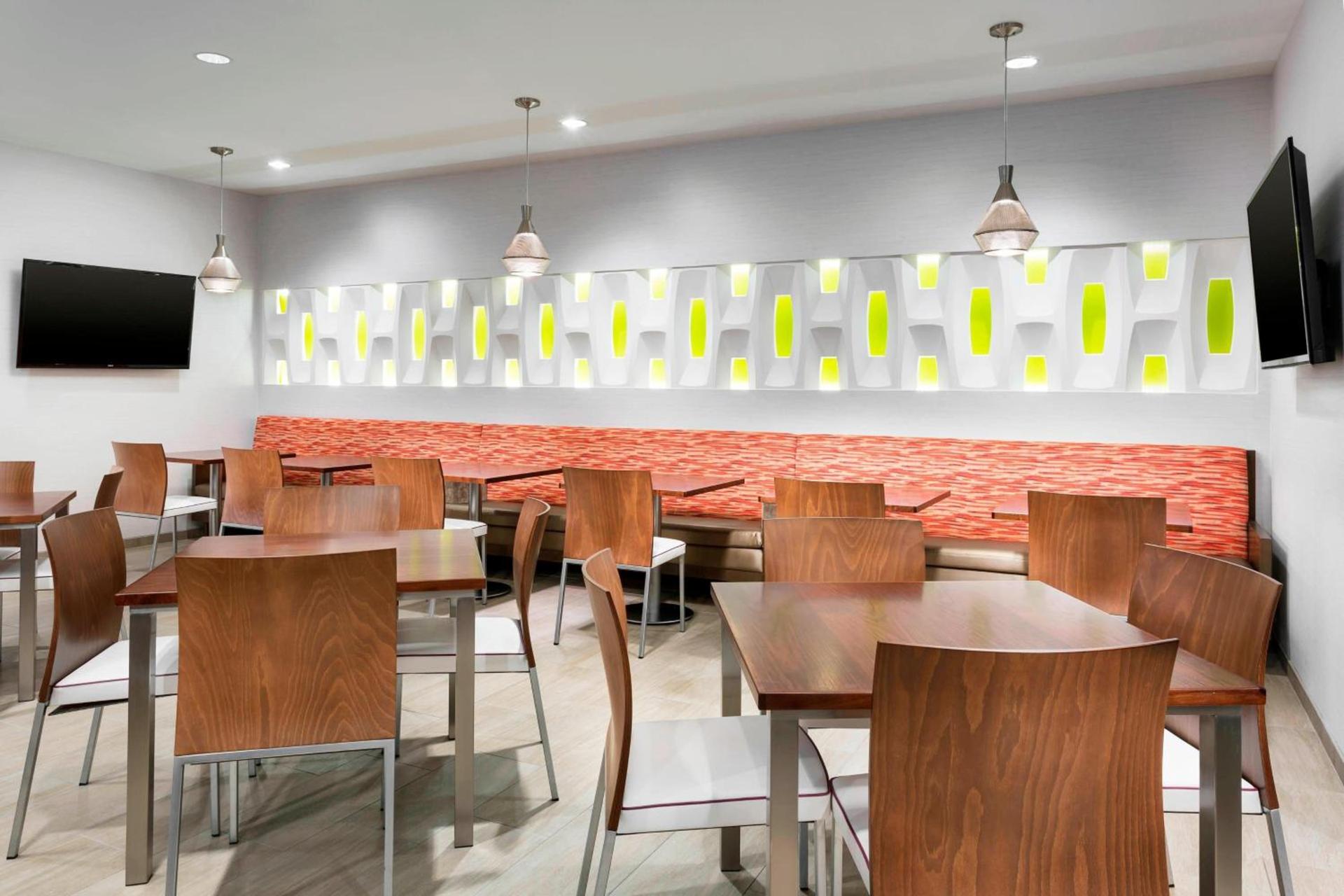 SpringHill Suites by Marriott San Diego Mission Valley photo 25