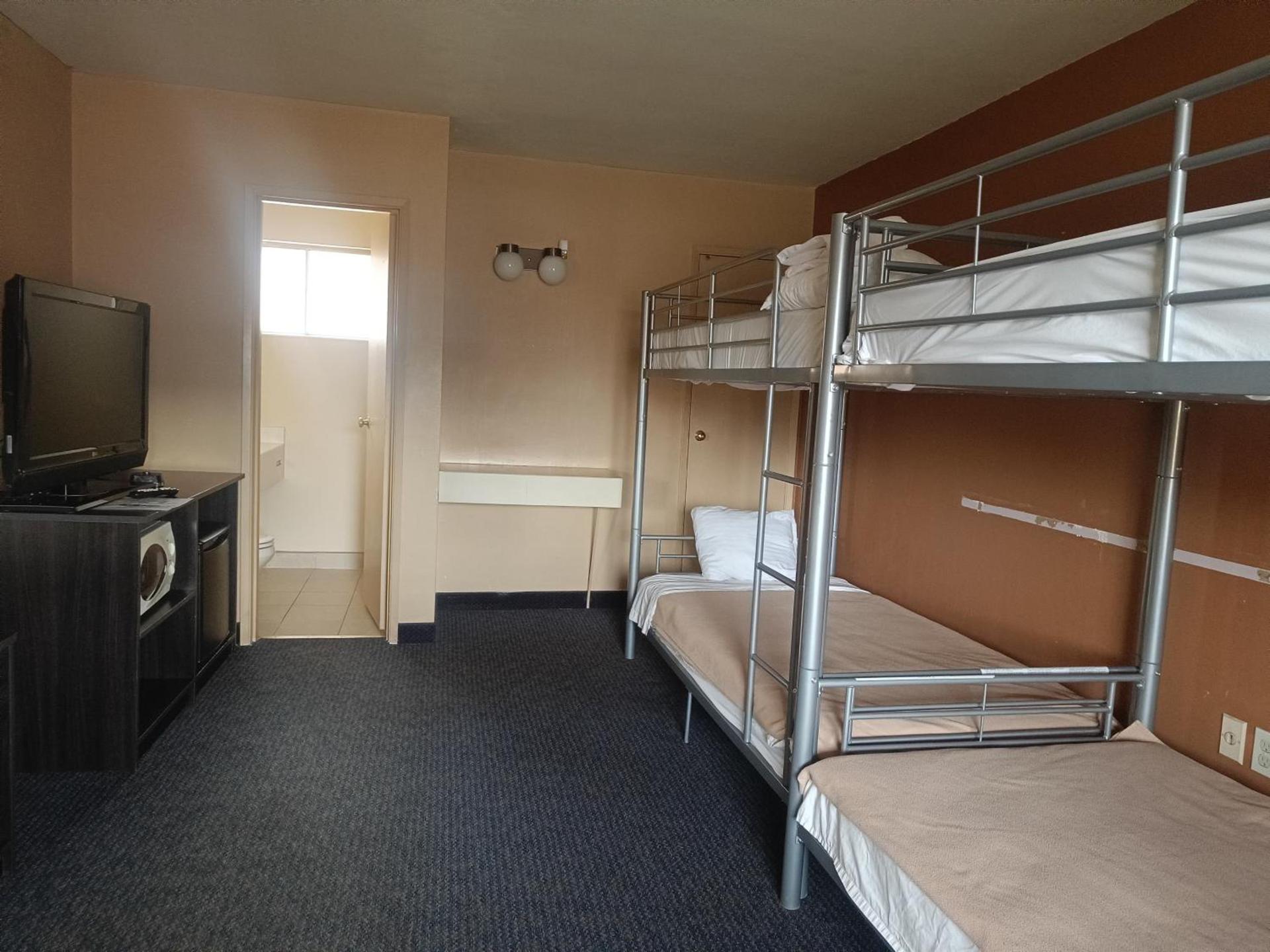 Hotel Elevation photo 35
