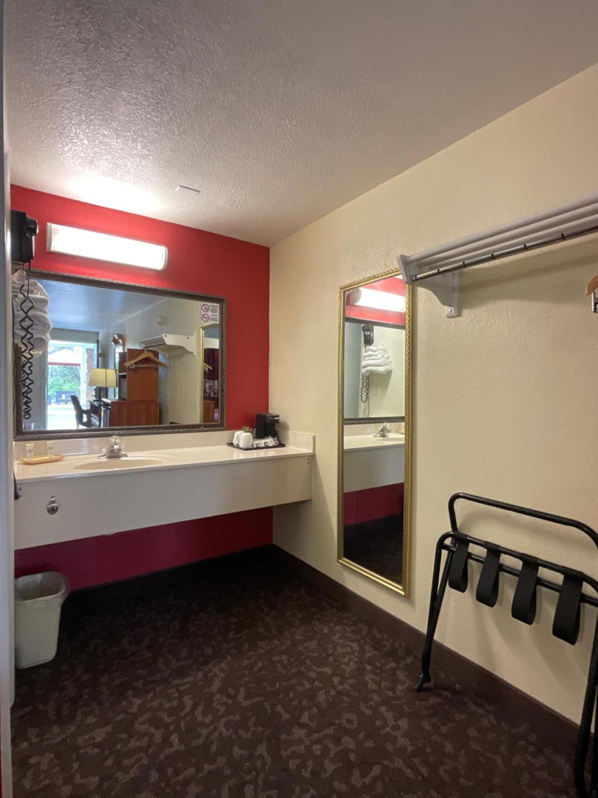 Knights Inn Punta Gorda photo 38