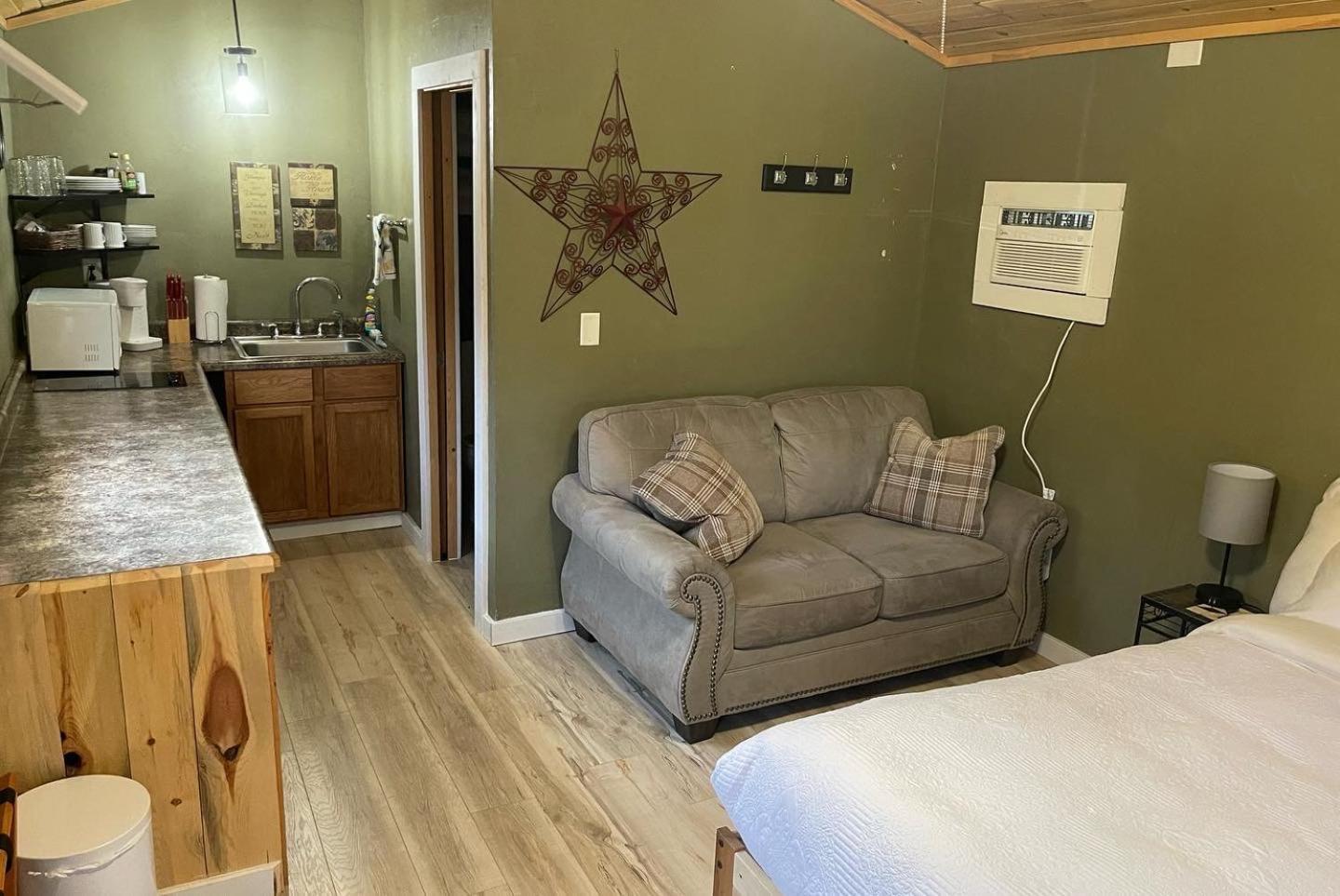 Eagle’s Landing Lodge photo 3