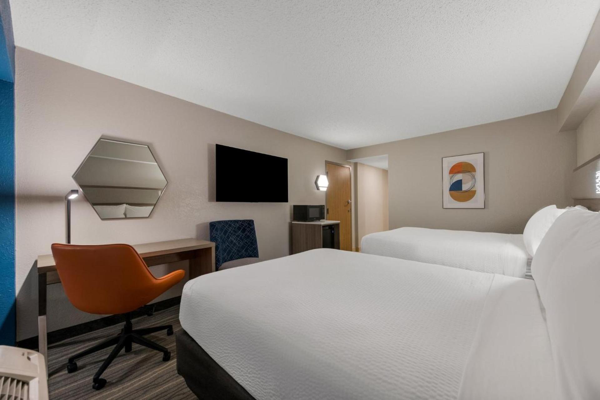Holiday Inn Express Hotels- Hampton by IHG photo 49