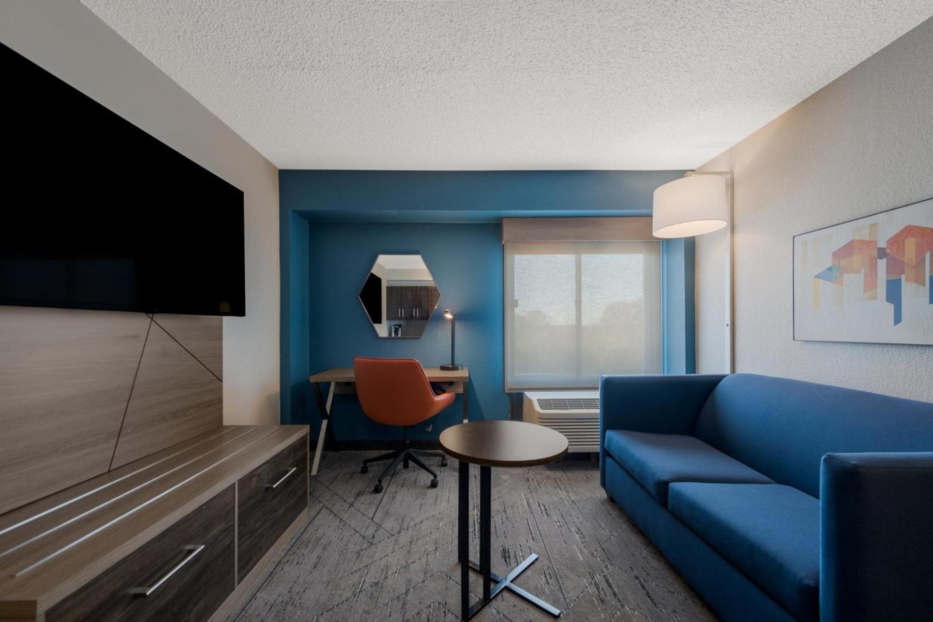 Holiday Inn Express Hotels- Hampton by IHG photo 60