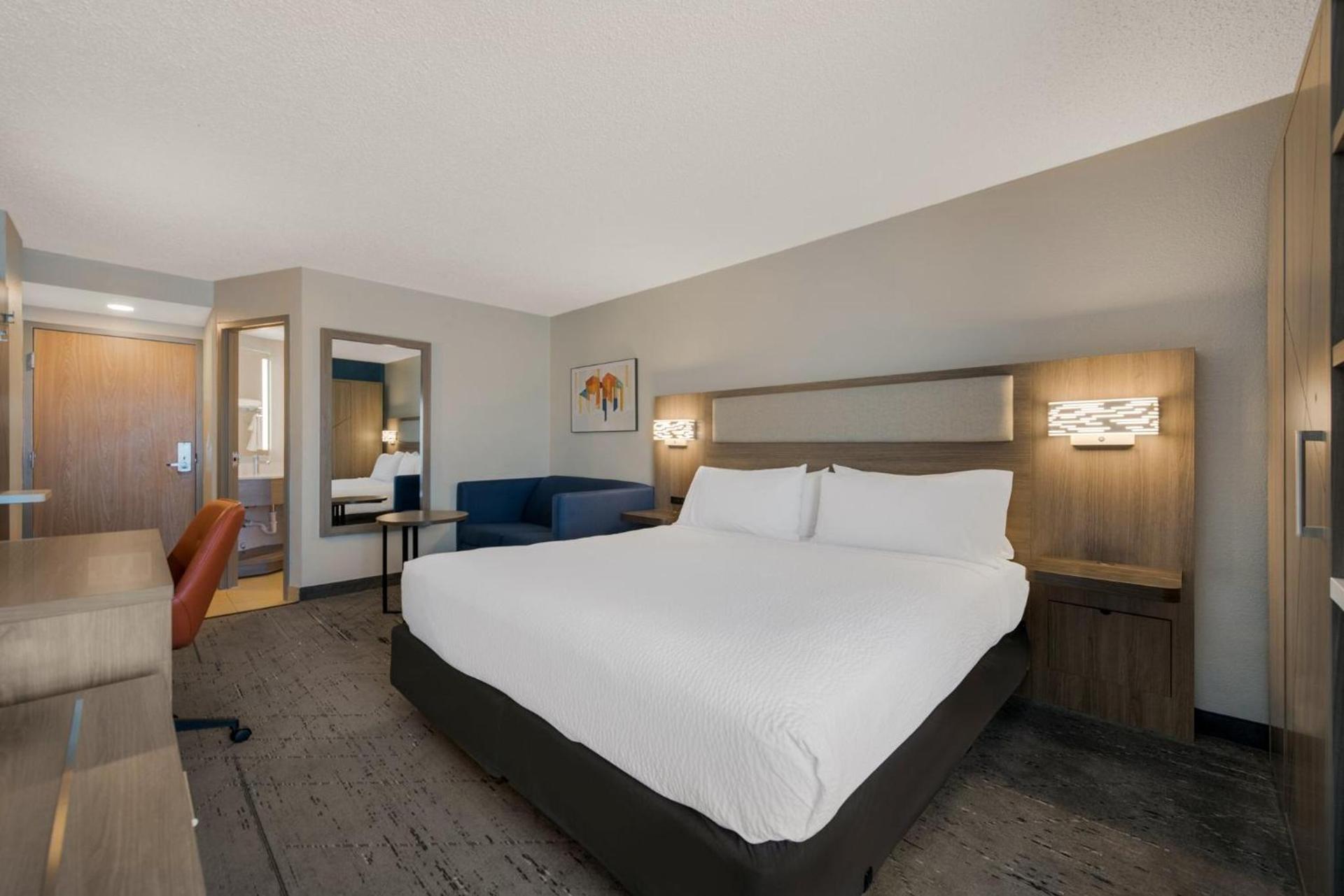 Holiday Inn Express Hotels- Hampton by IHG photo 93