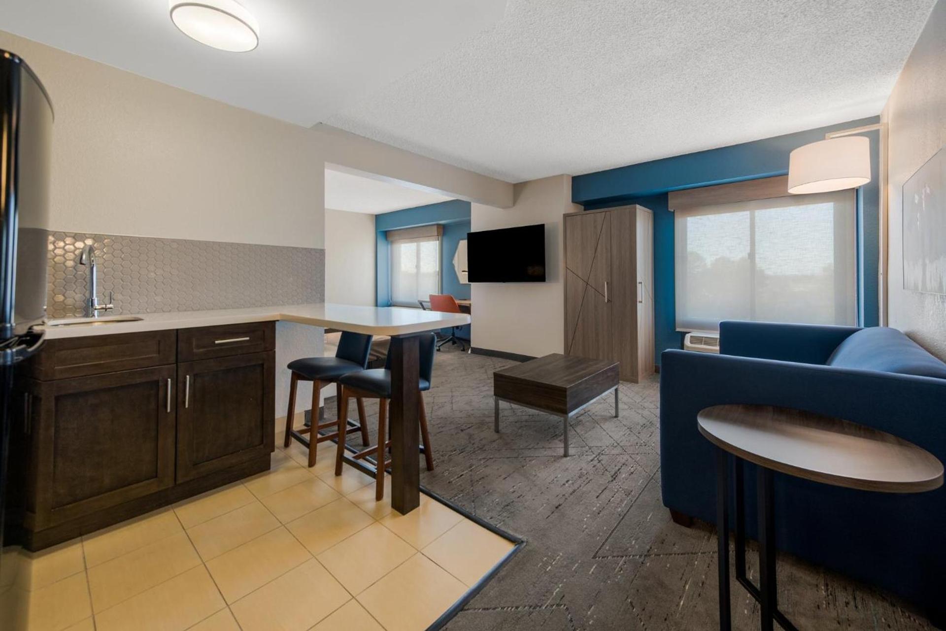 Holiday Inn Express Hotels- Hampton by IHG photo 69