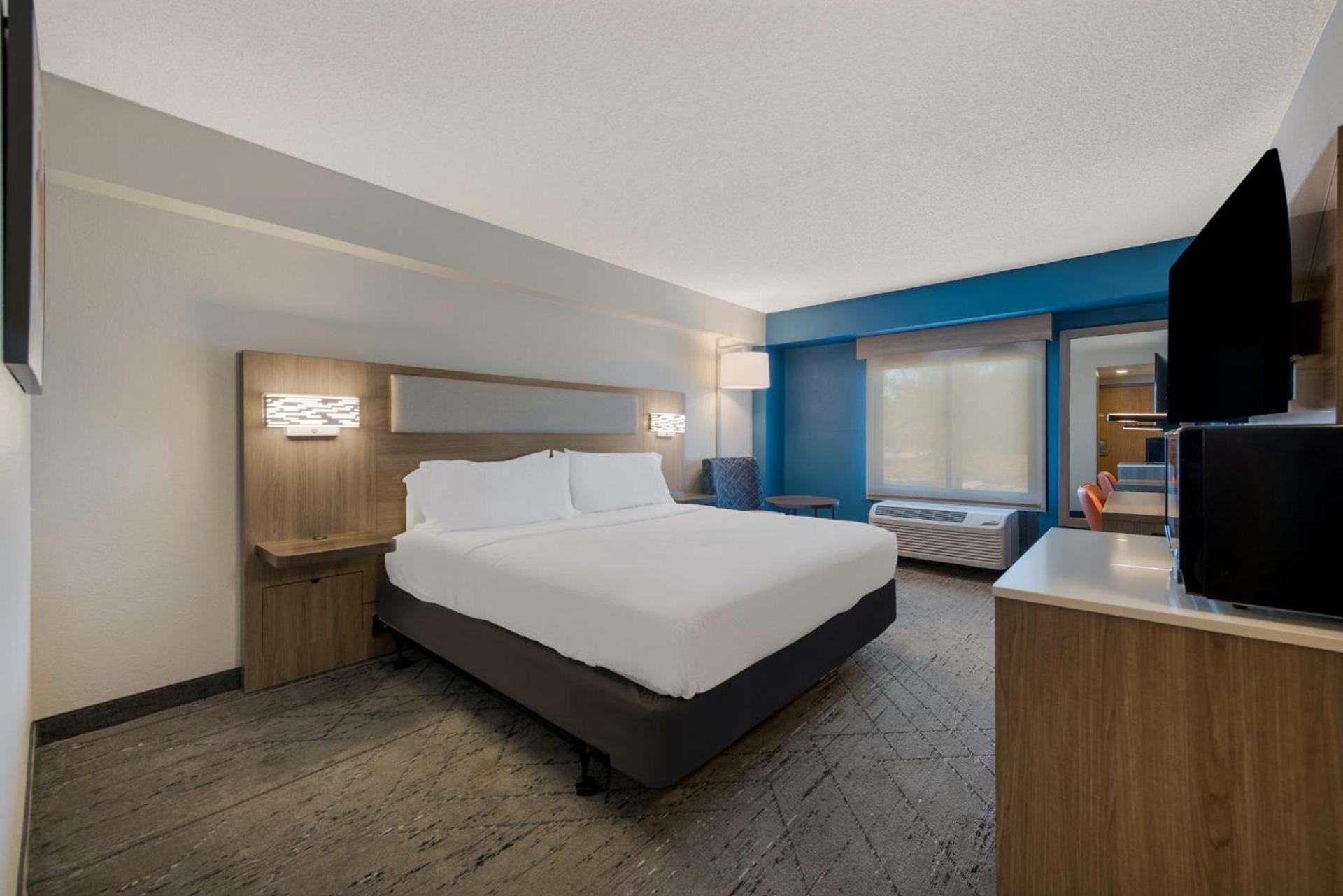 Holiday Inn Express Hotels- Hampton by IHG photo 70