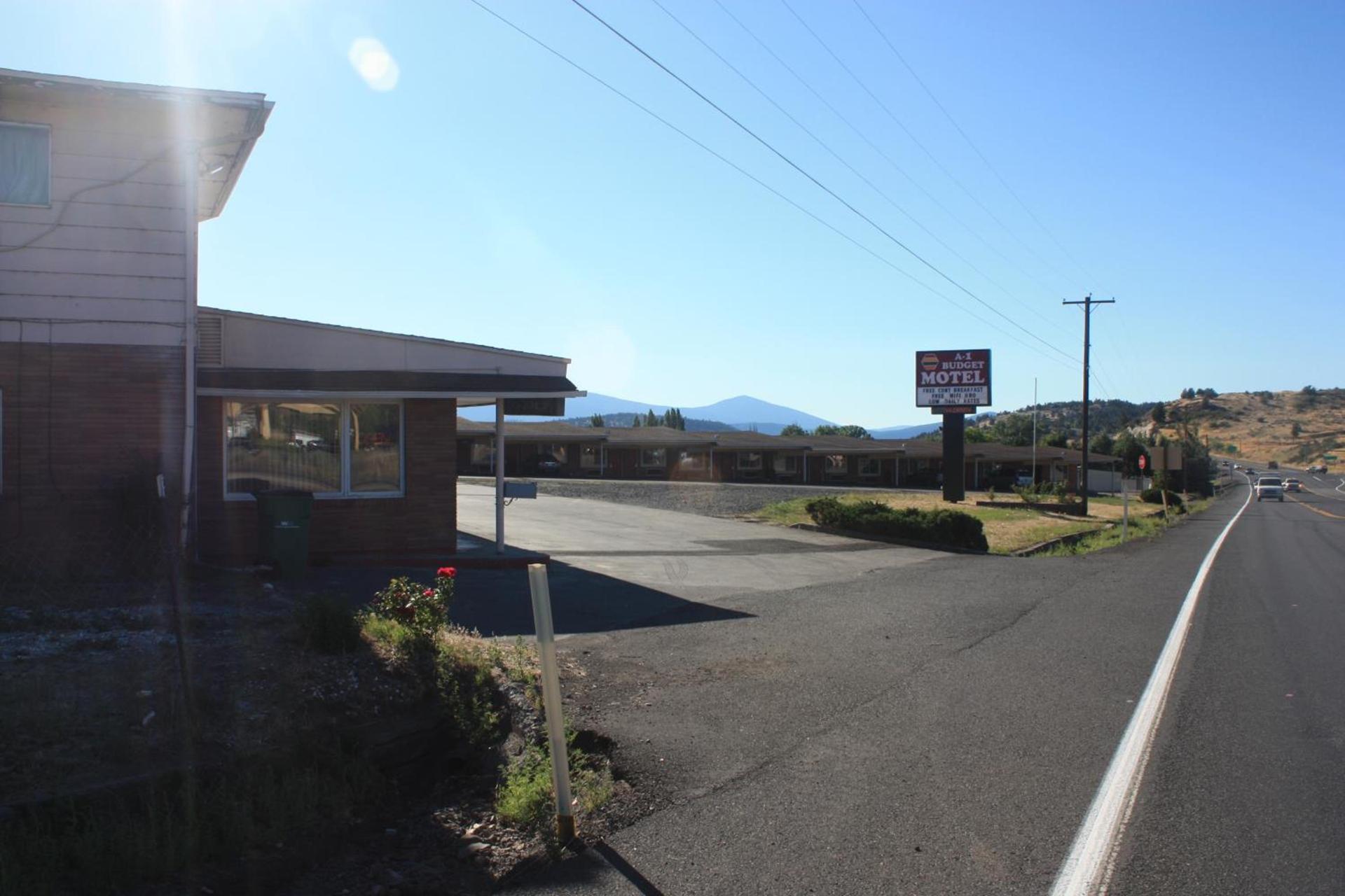 A-1 Budget Motel photo 3