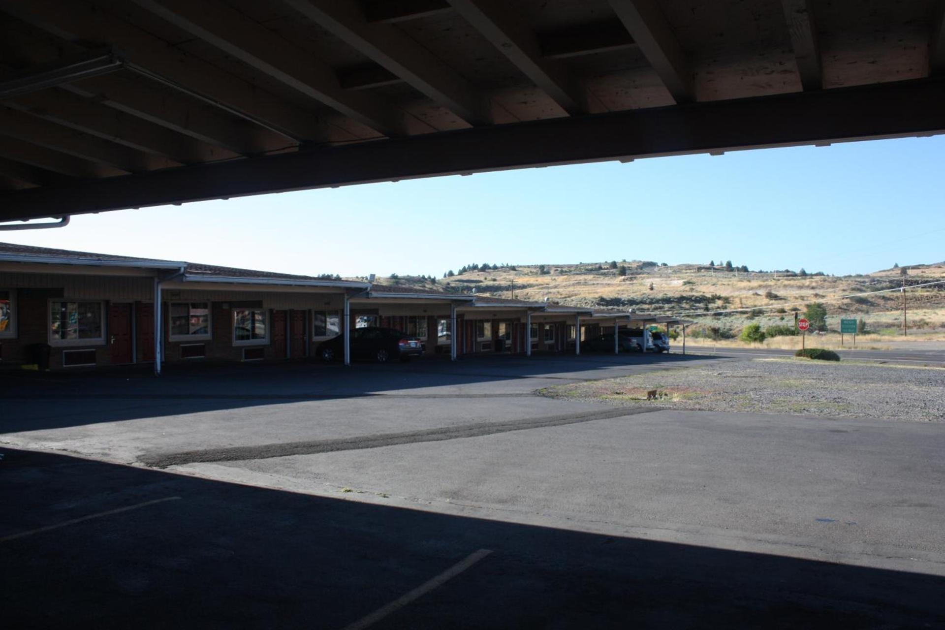A-1 Budget Motel photo 2
