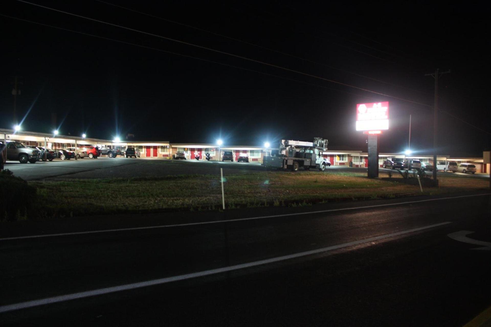 A-1 Budget Motel photo 6