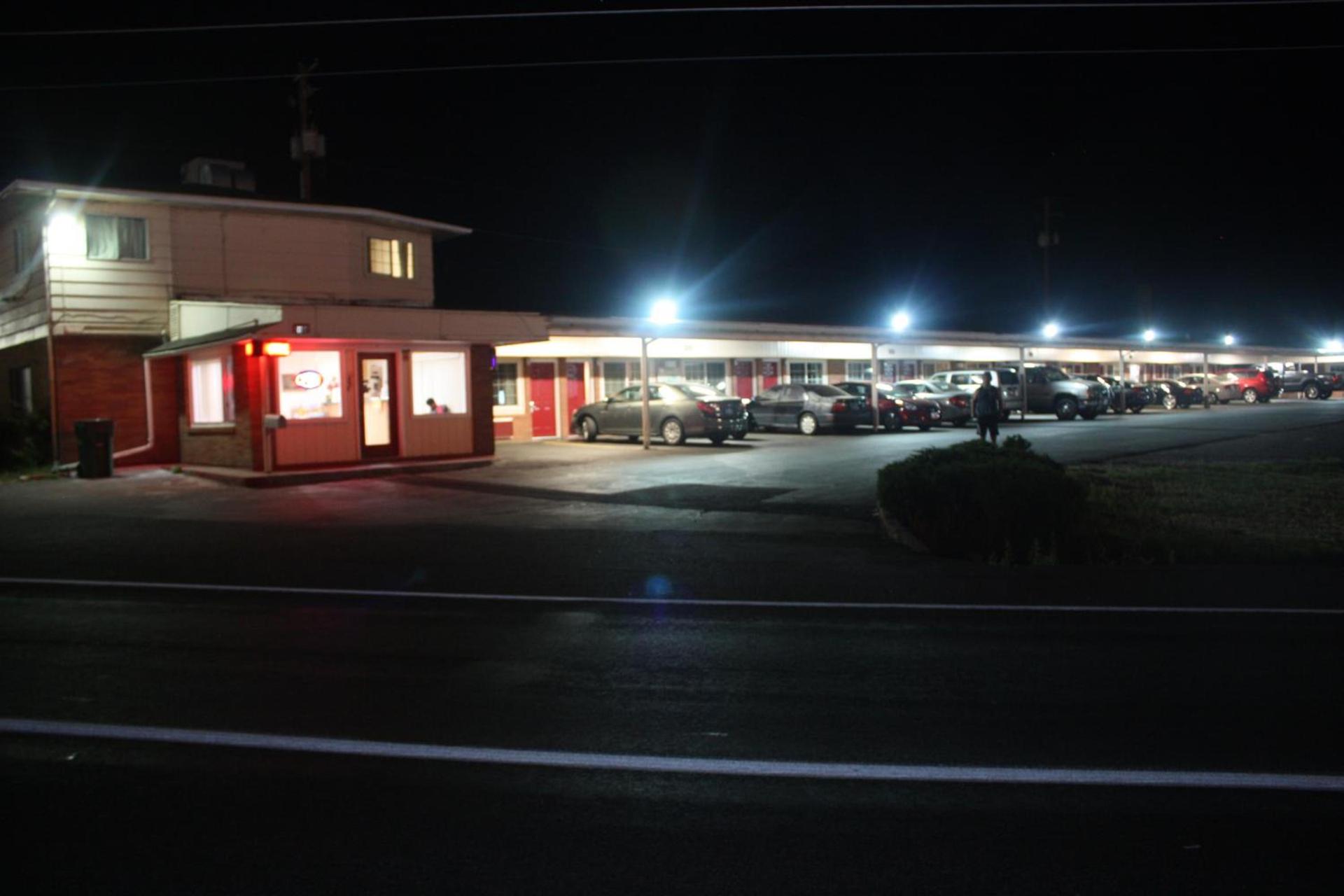 A-1 Budget Motel photo 7