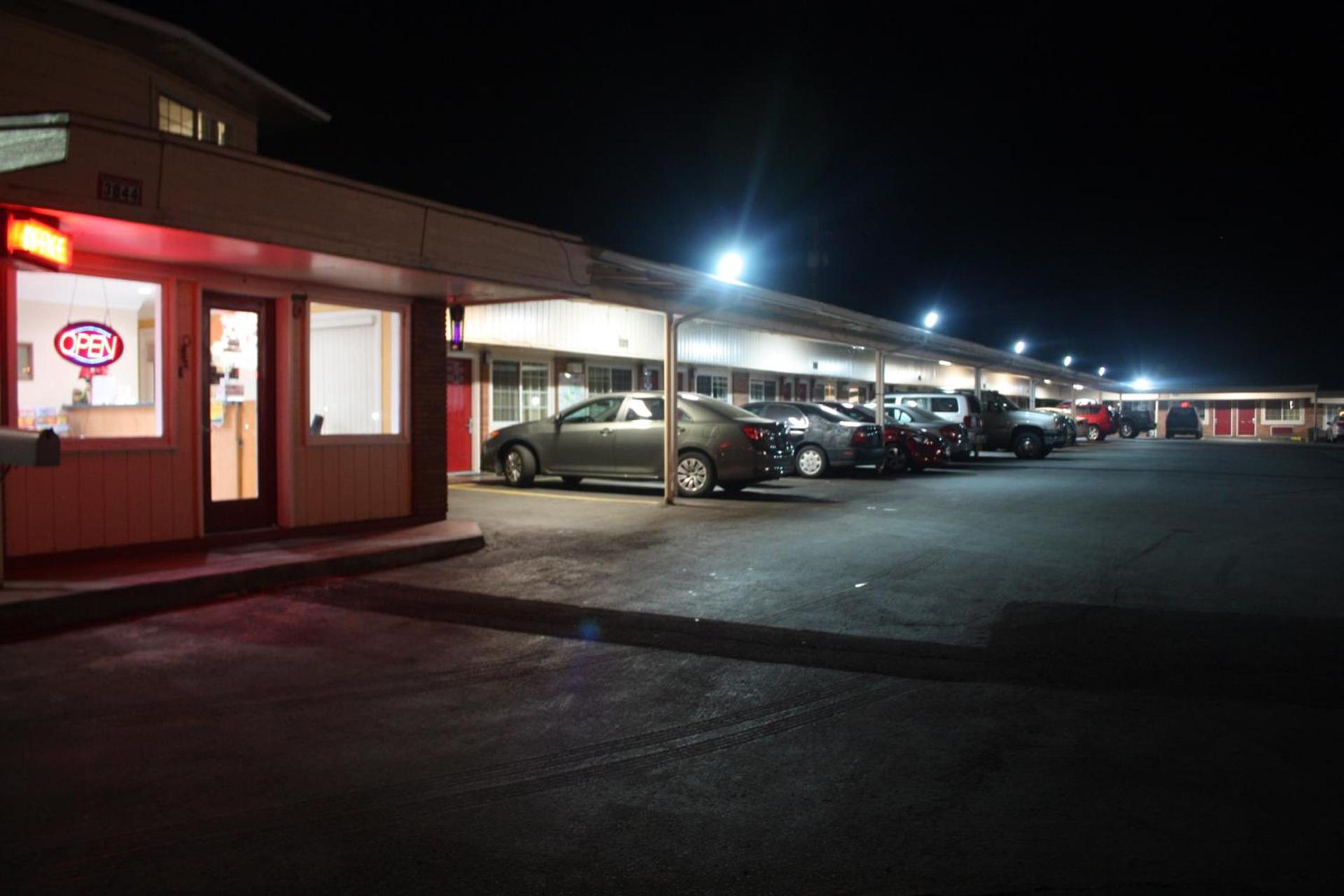 A-1 Budget Motel photo 9
