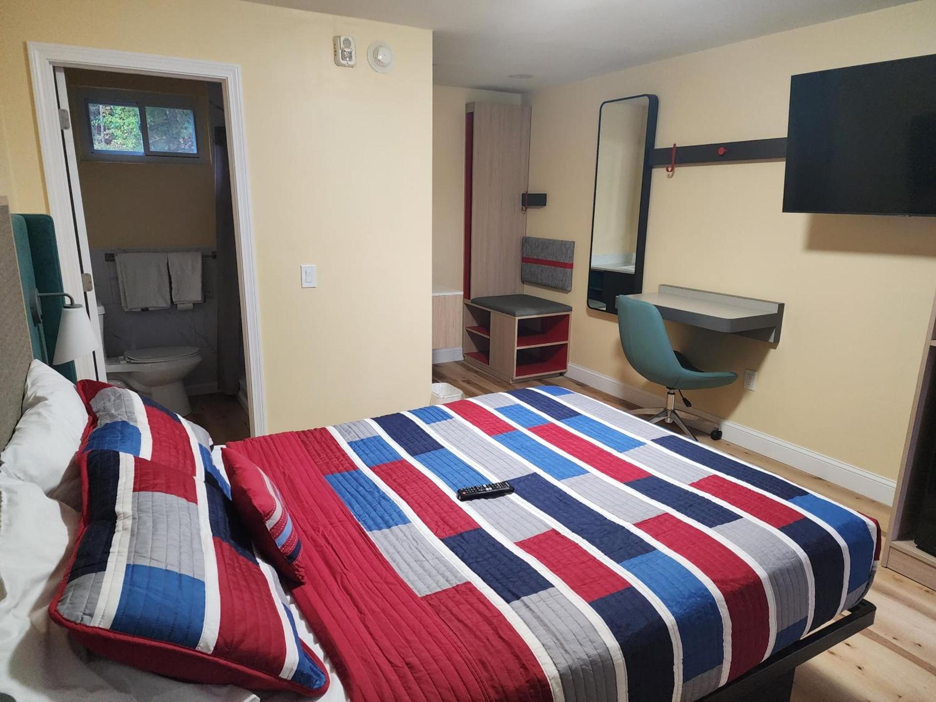 Americas Best Value Inn Providence-North Scituate photo 5