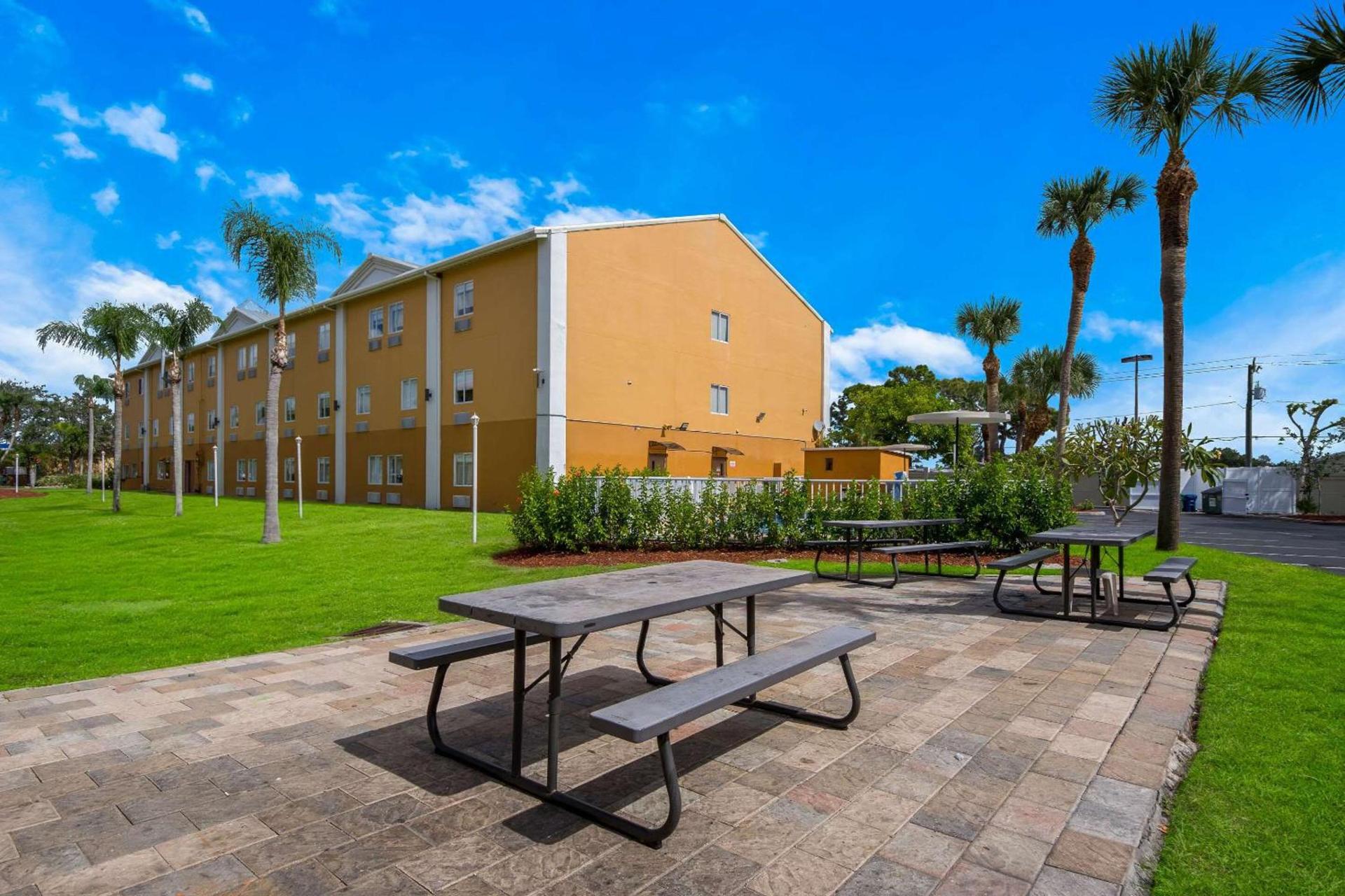 Quality Inn Sarasota I-75 photo 5