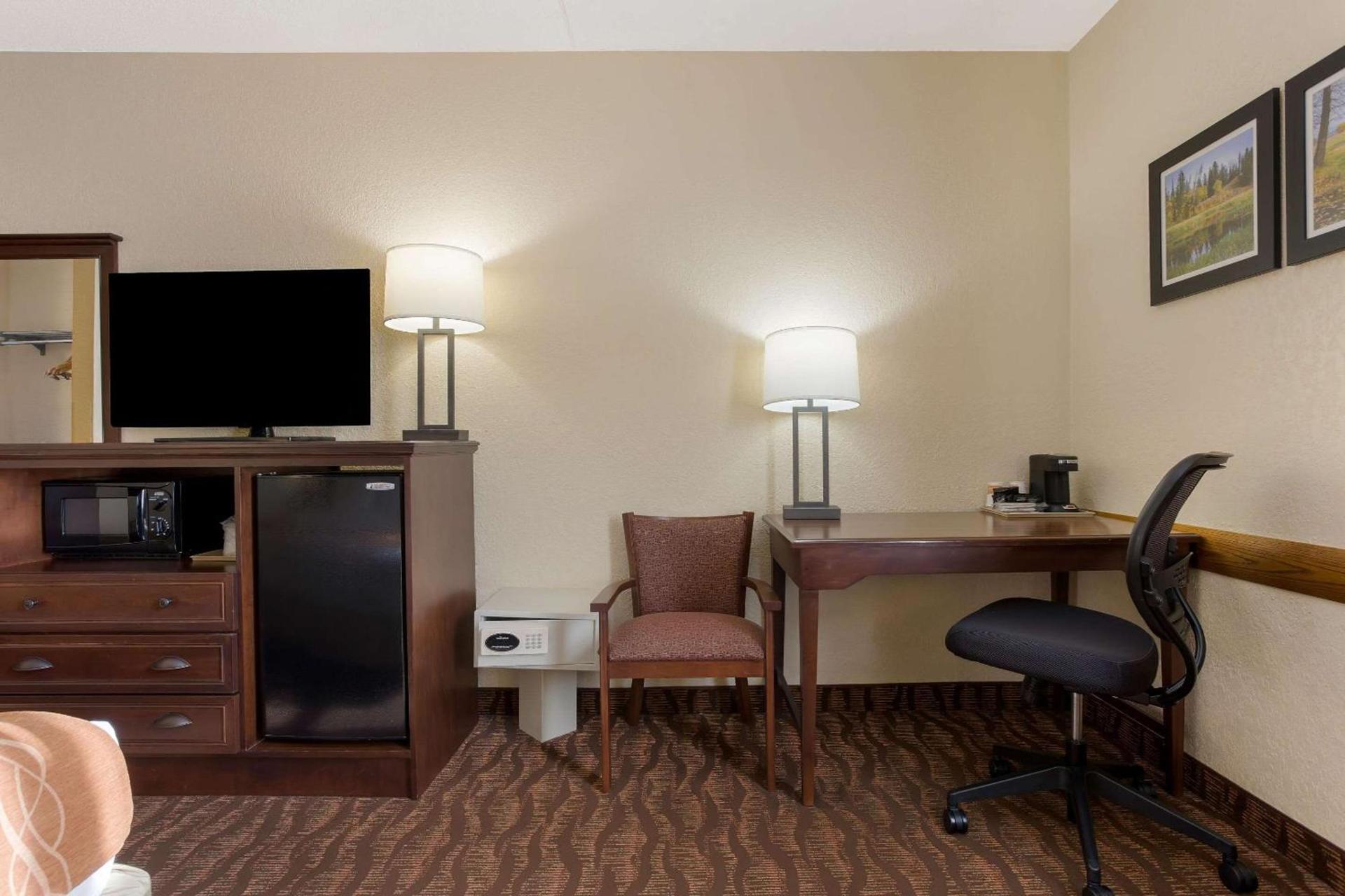 Comfort Inn & Suites Branson Meadows photo 22