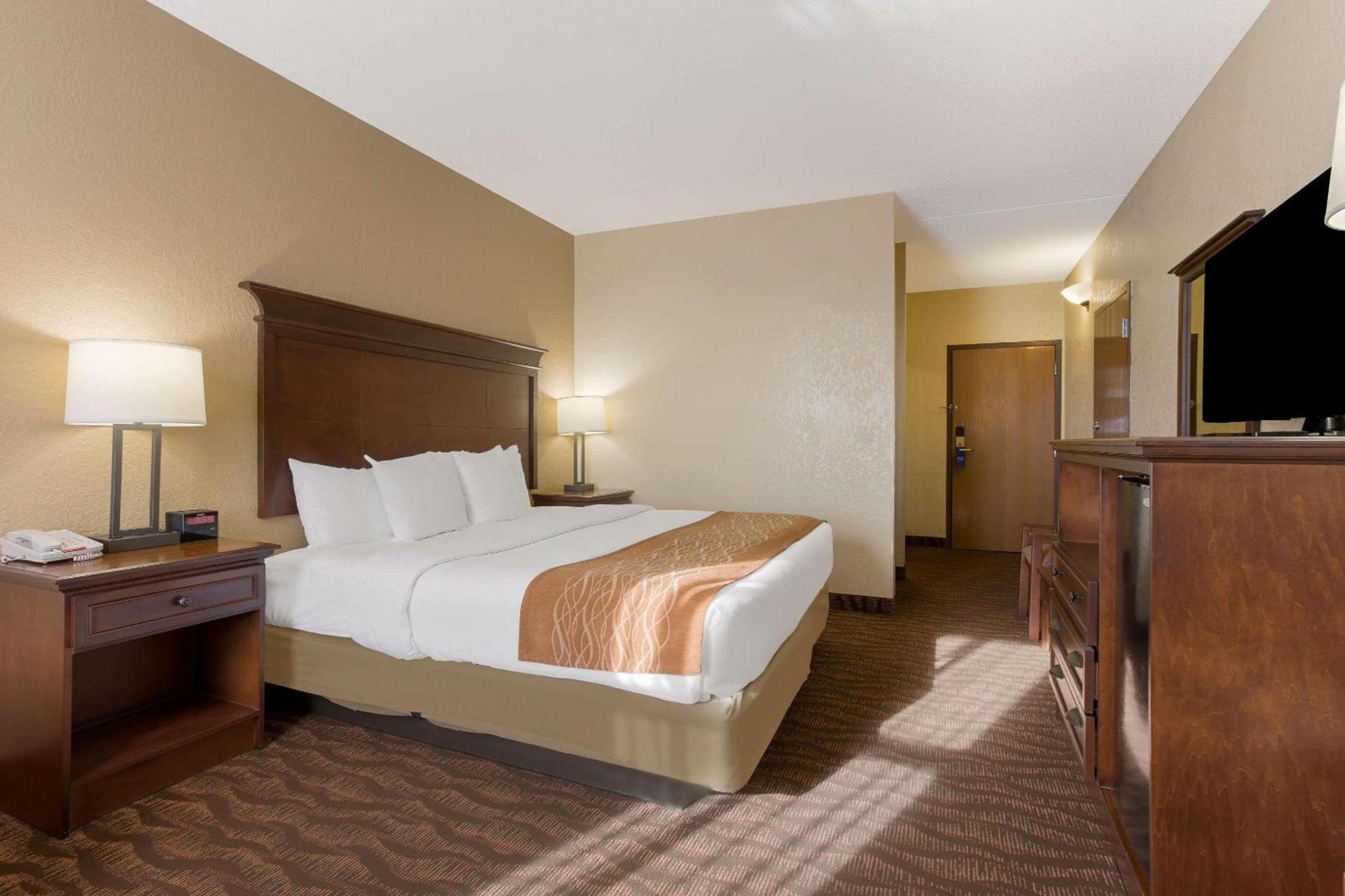 Comfort Inn & Suites Branson Meadows photo 23