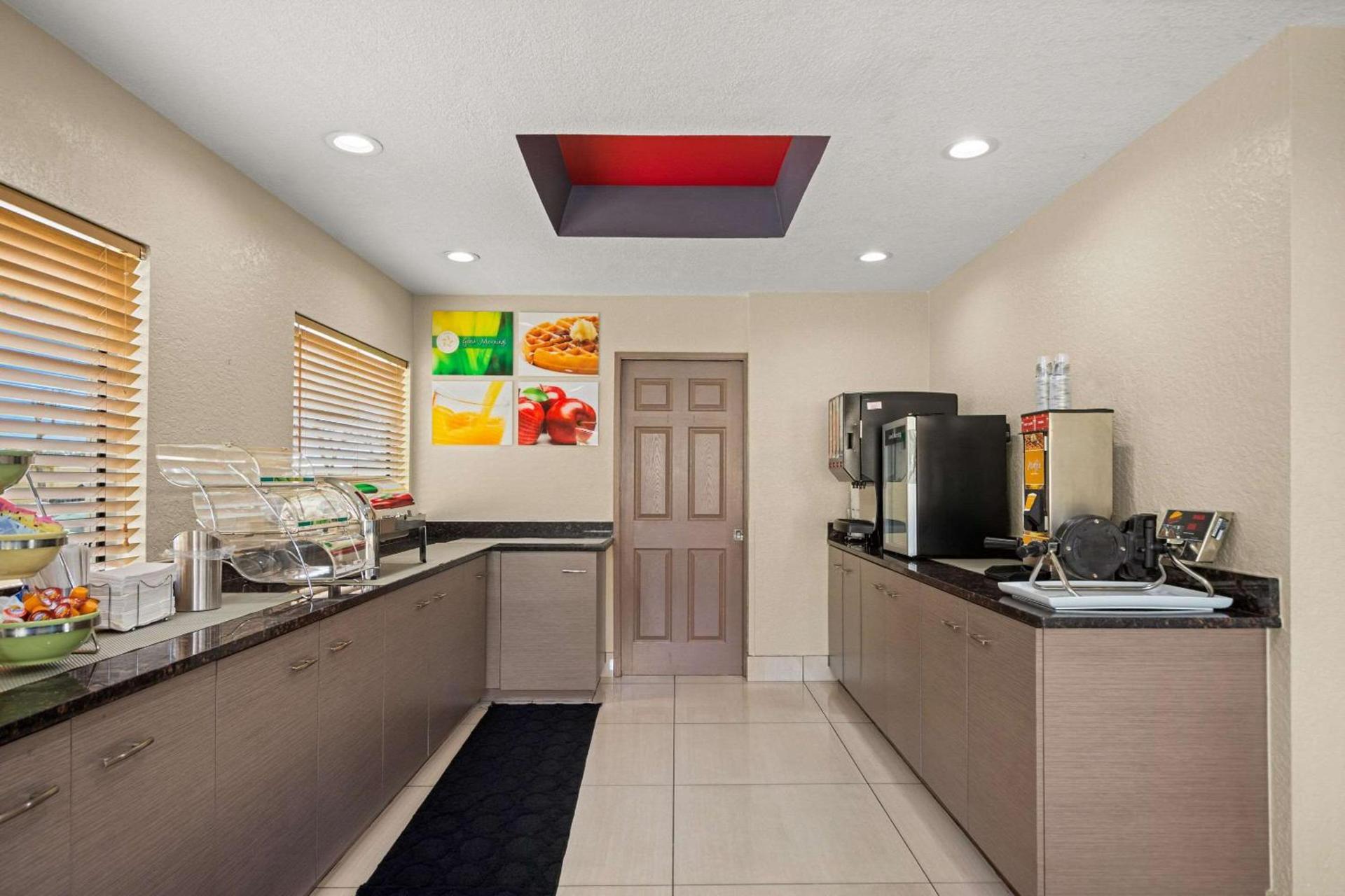 Quality Inn Sarasota I-75 photo 26