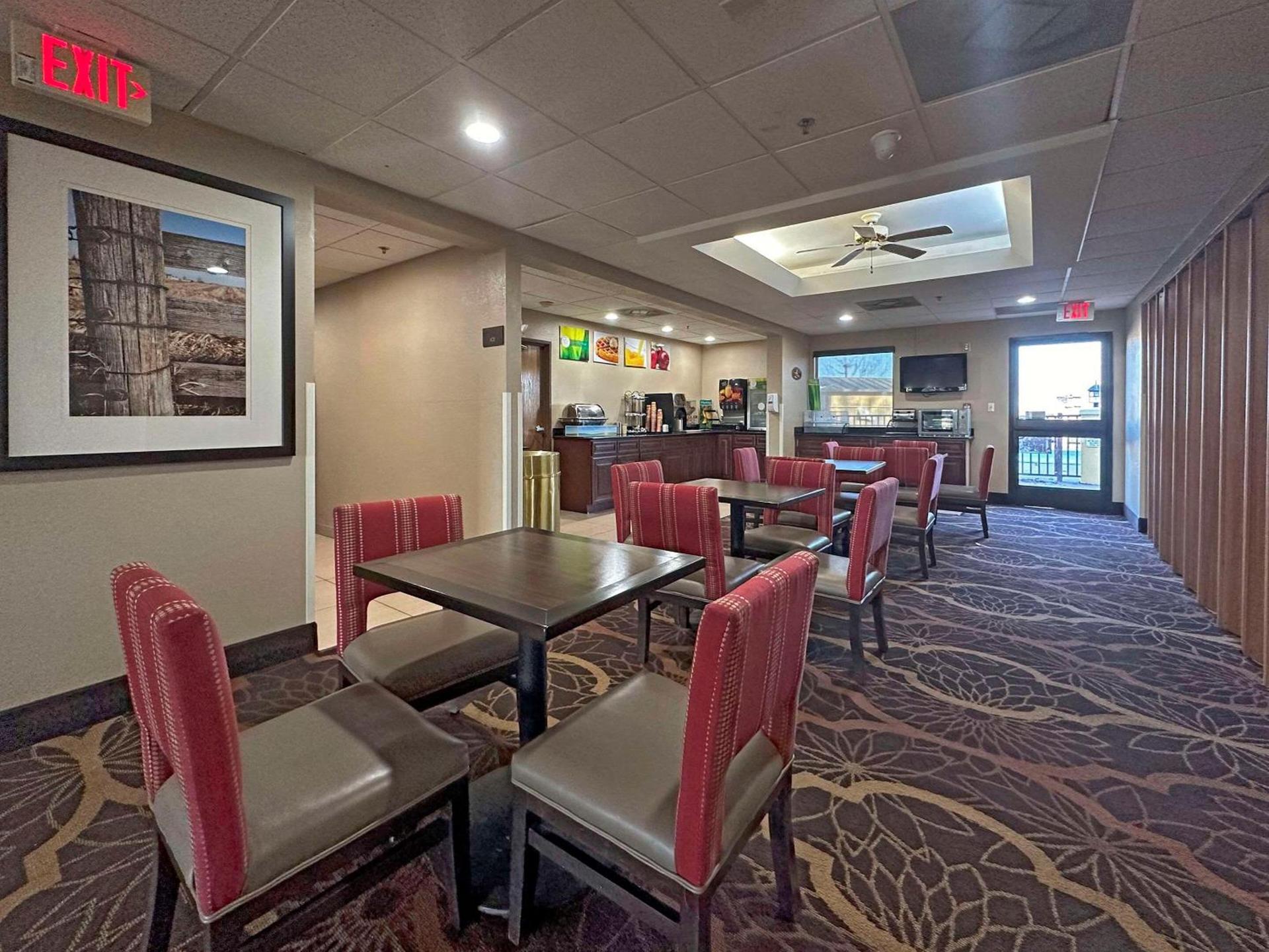 Quality Inn Perryville I-55 photo 11