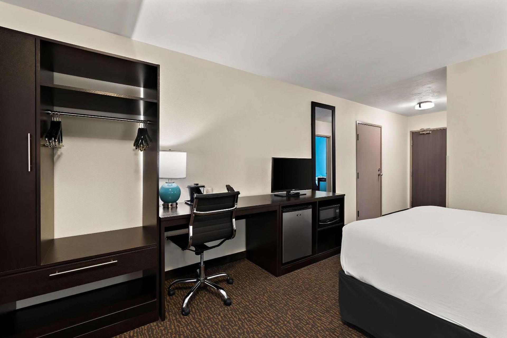 Sleep Inn Kelso Longview photo 21