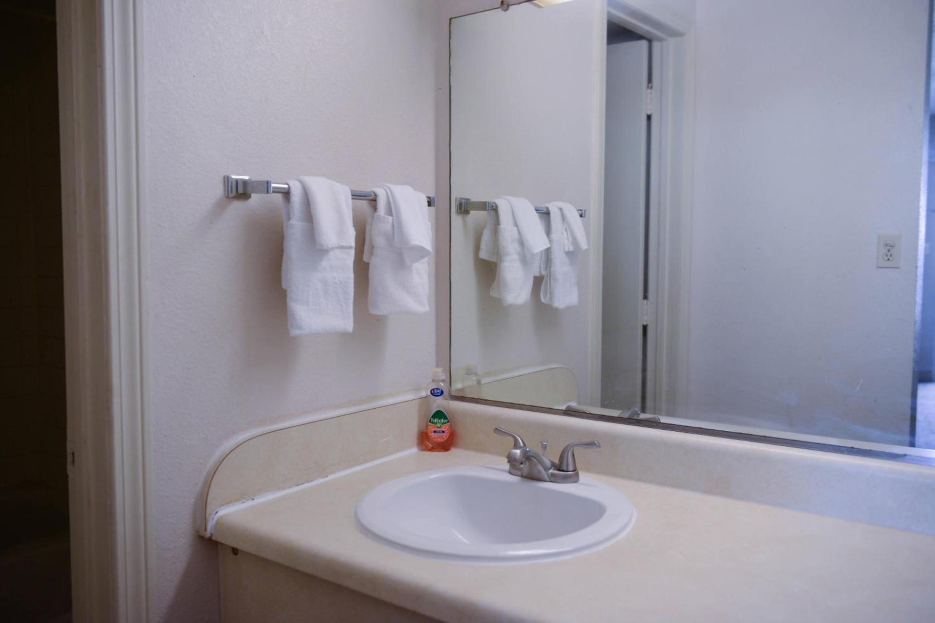 Relax Inn photo 19