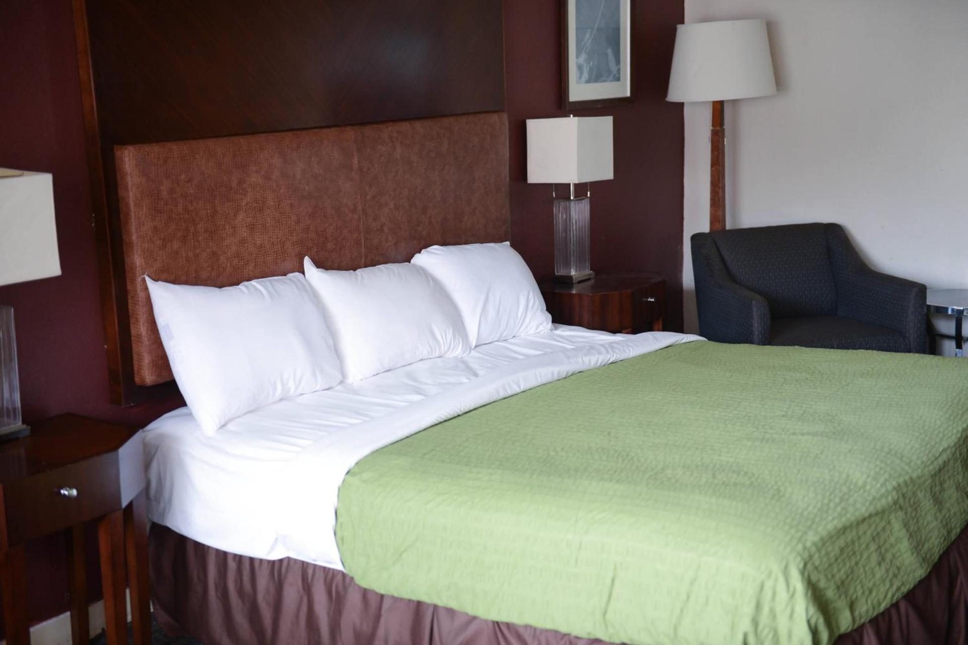 Relax Inn photo 20