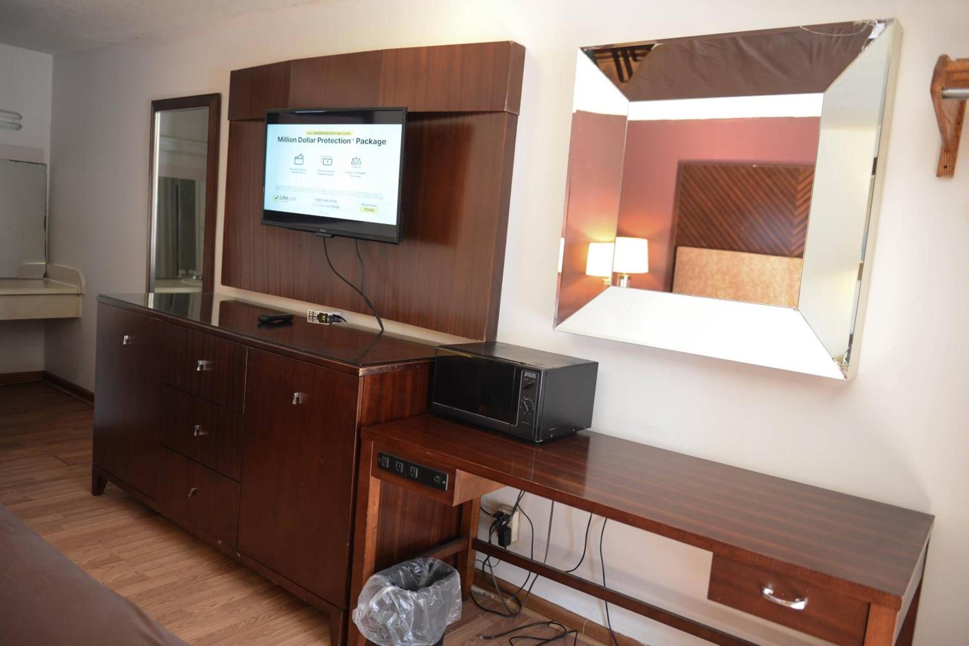 Relax Inn photo 25