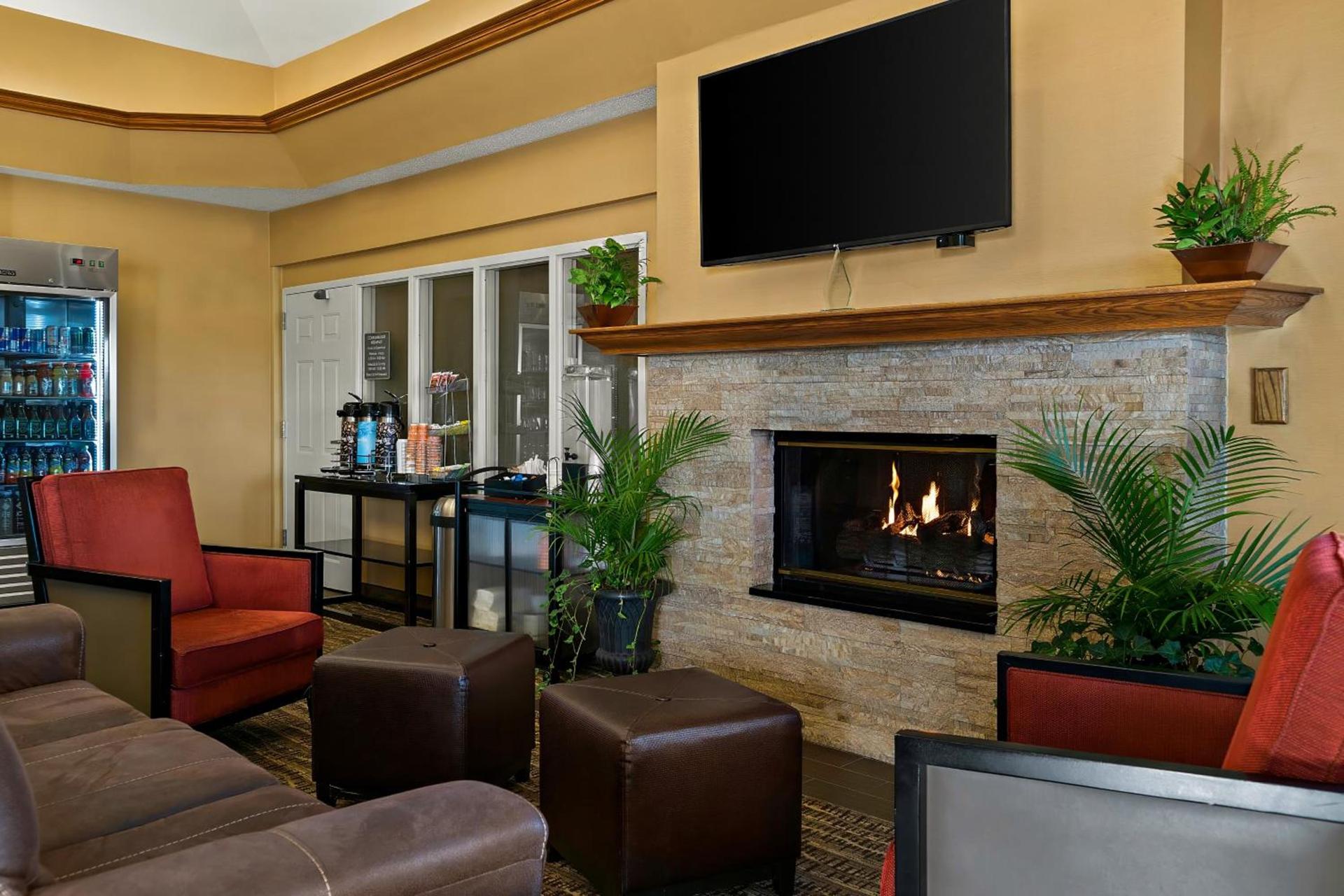 Comfort Suites- Saginaw photo 11