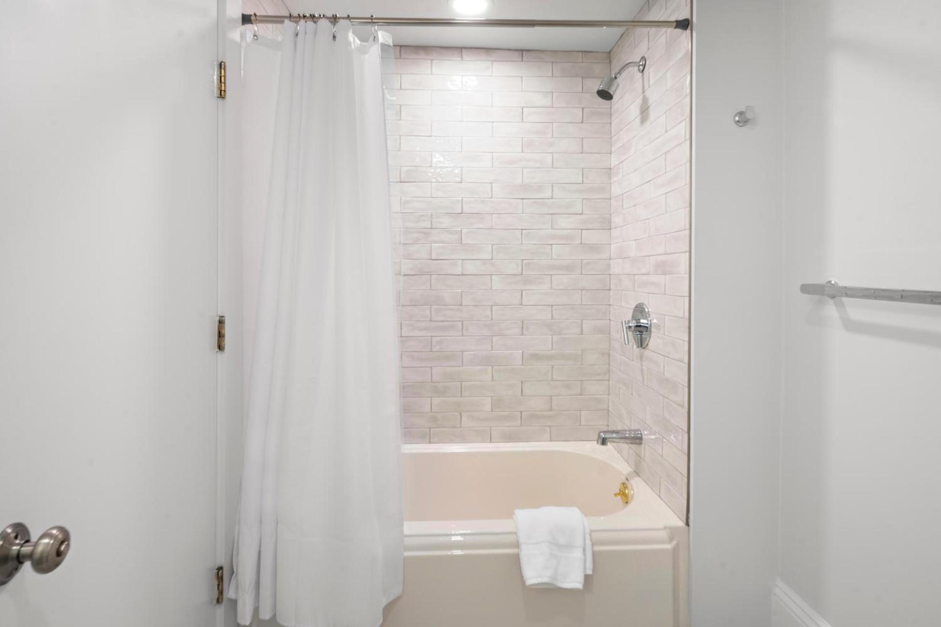 Charlesgate Suites photo 48
