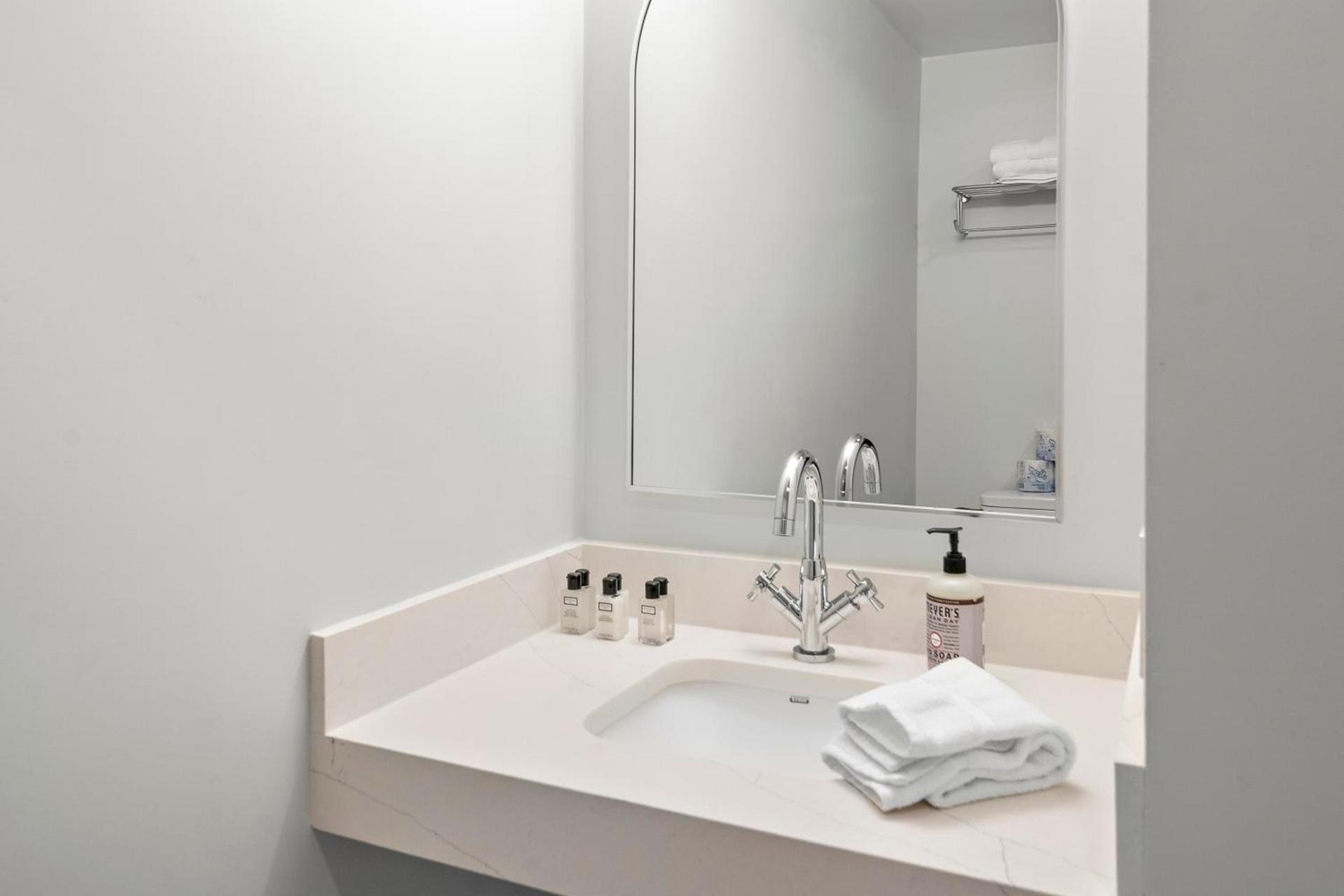 Charlesgate Suites photo 55