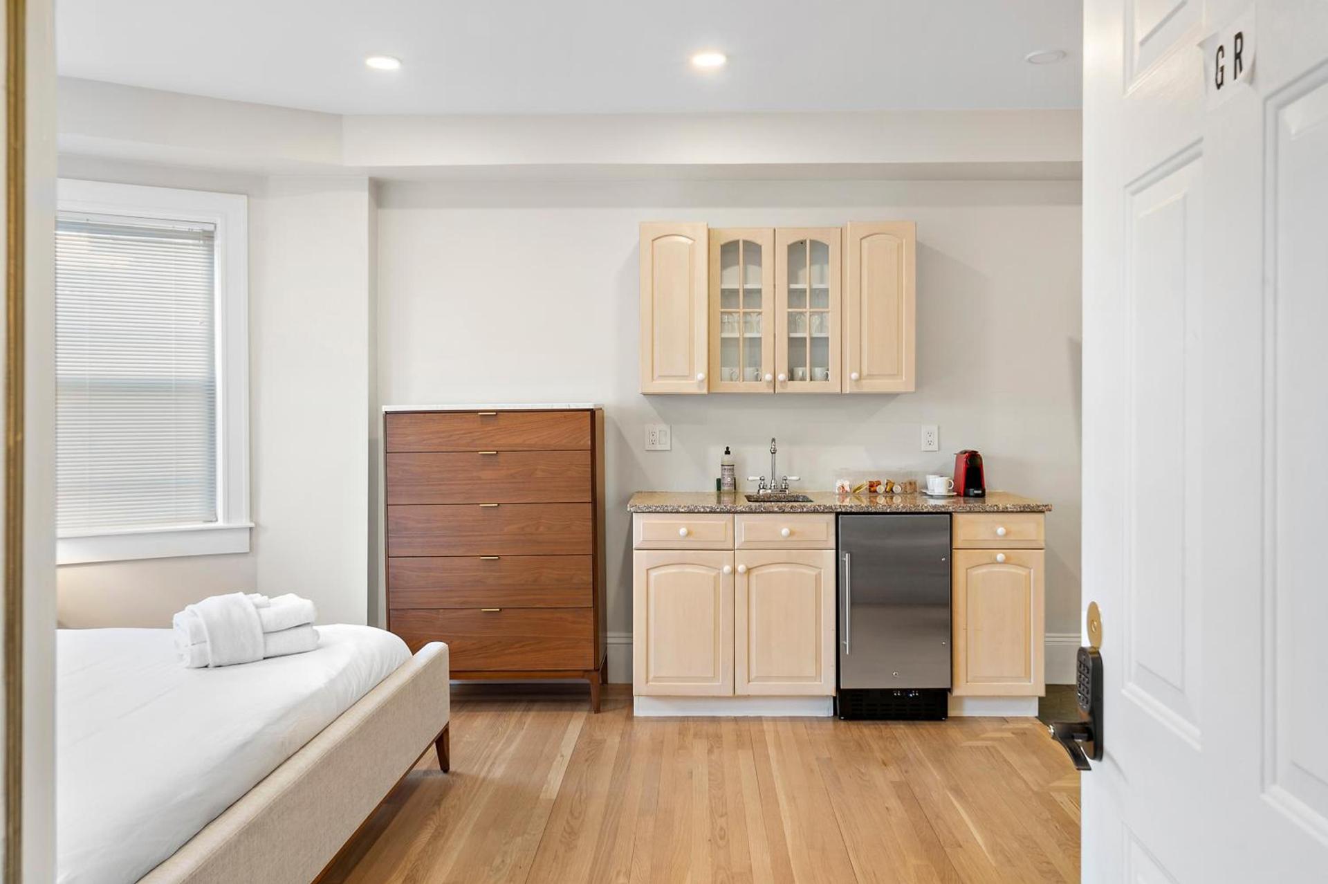 Charlesgate Suites photo 51