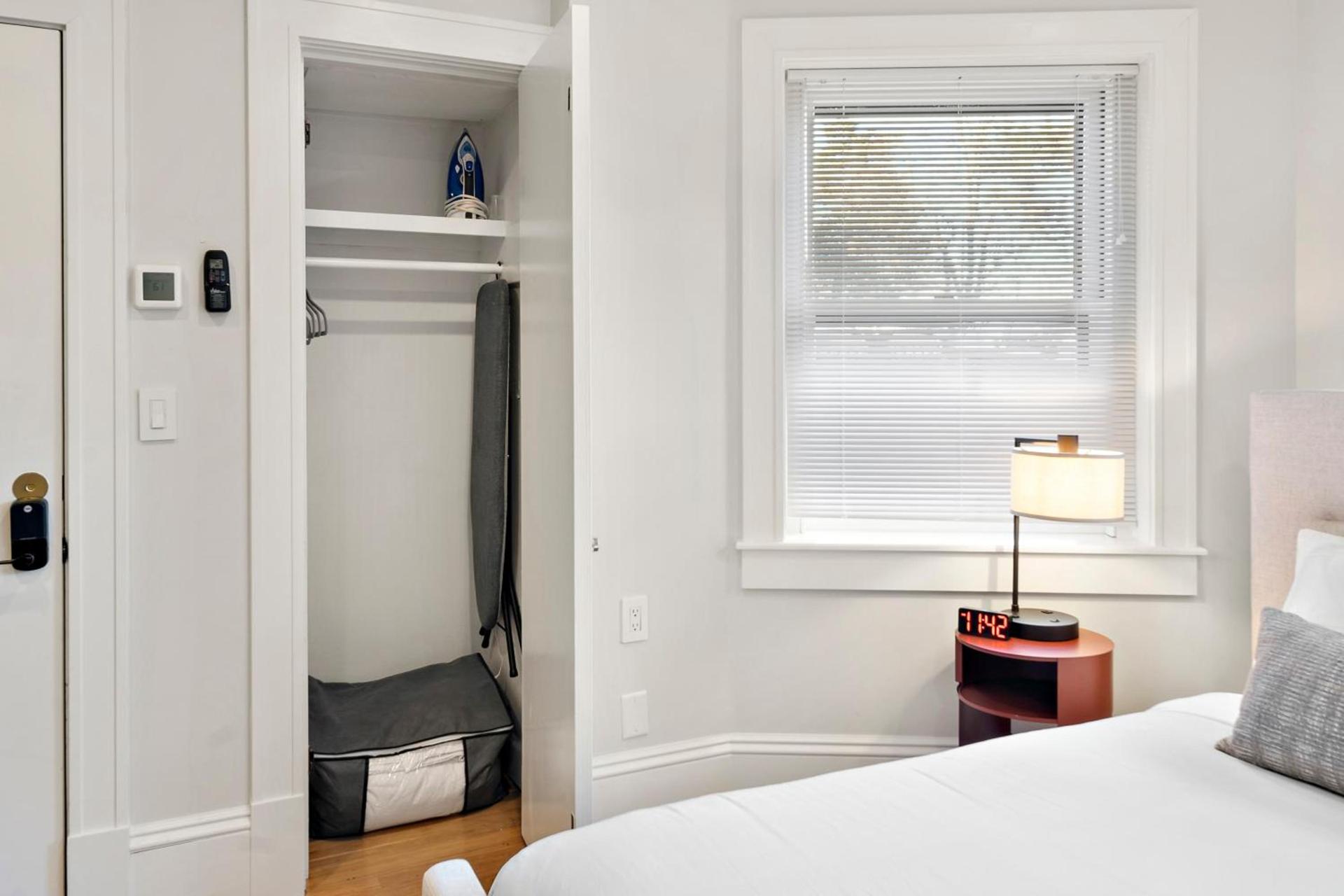 Charlesgate Suites photo 32