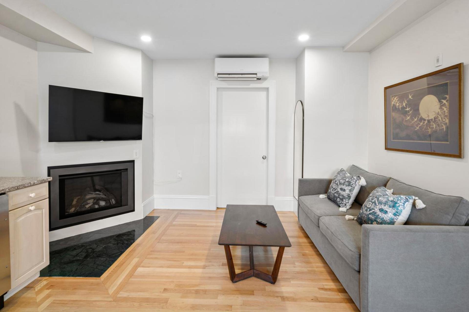 Charlesgate Suites photo 77