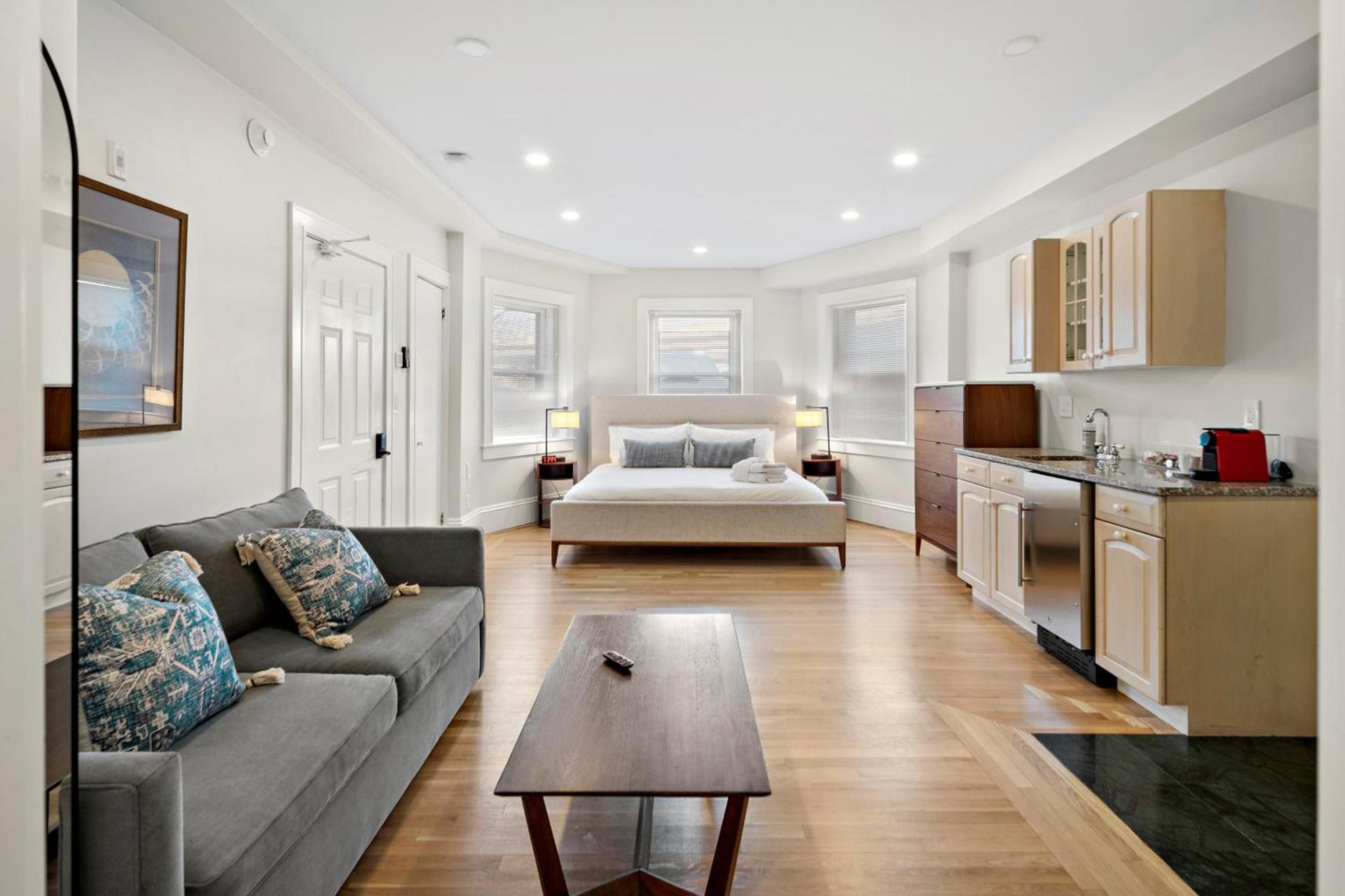 Charlesgate Suites photo 34
