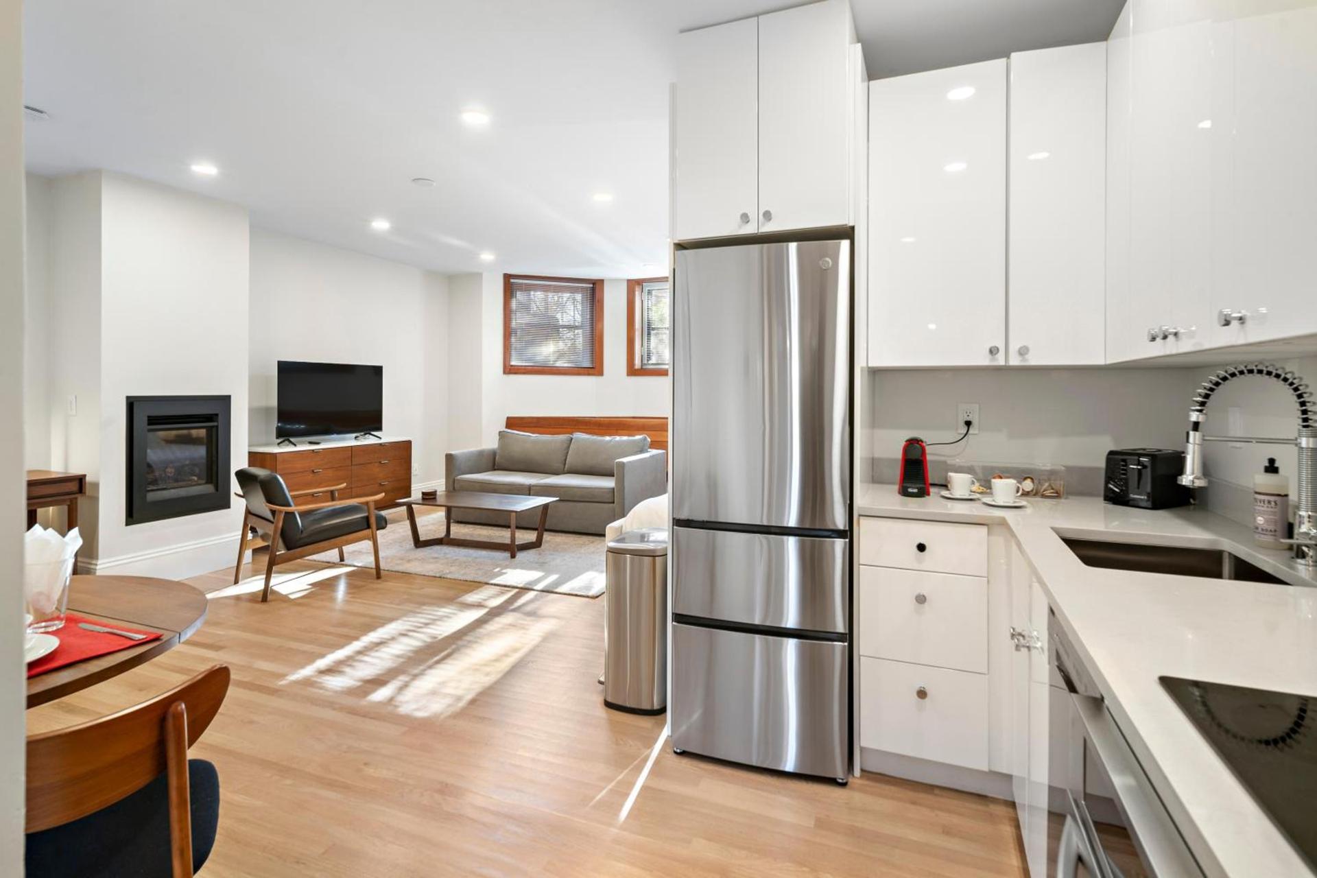 Charlesgate Suites photo 9
