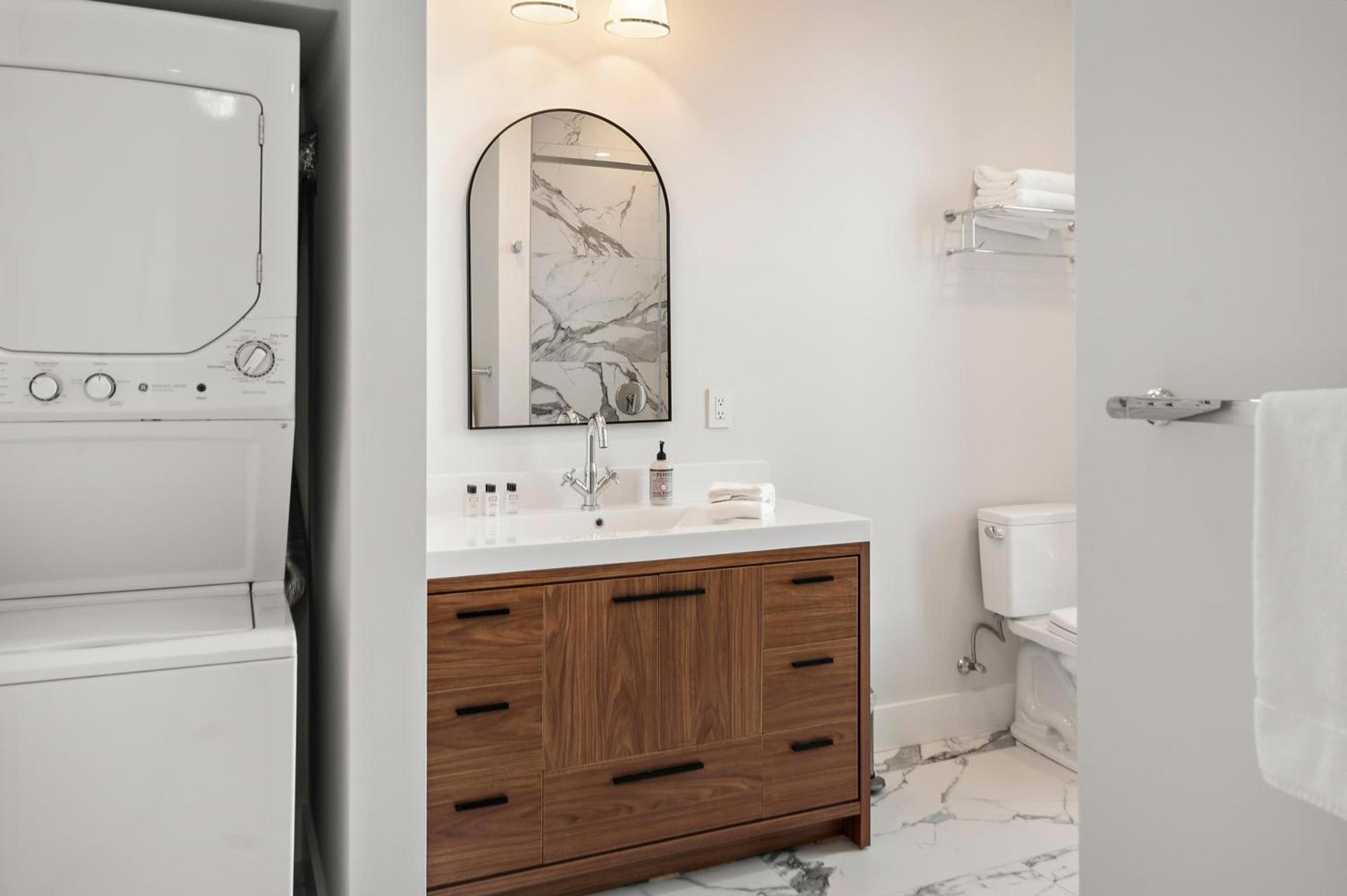 Charlesgate Suites photo 2