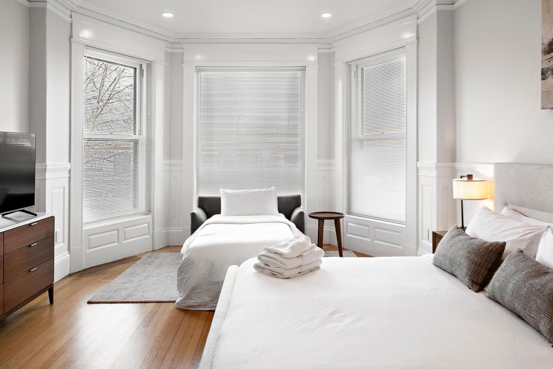 Charlesgate Suites photo 62