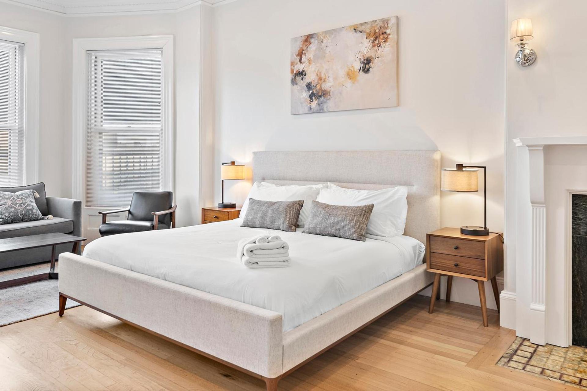 Charlesgate Suites photo 26
